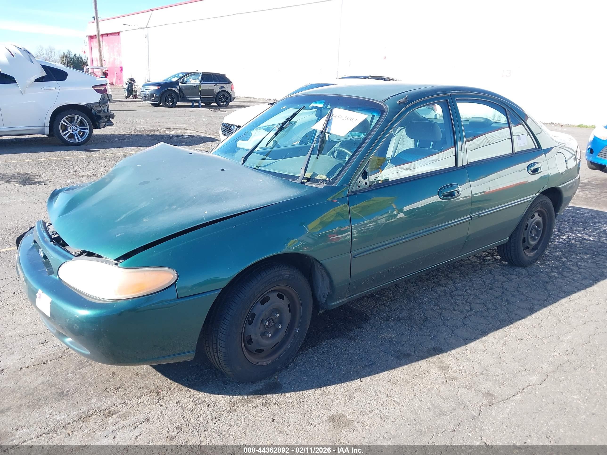 2001 Ford Escort   Green vin: 3FAFP13P91R137689
