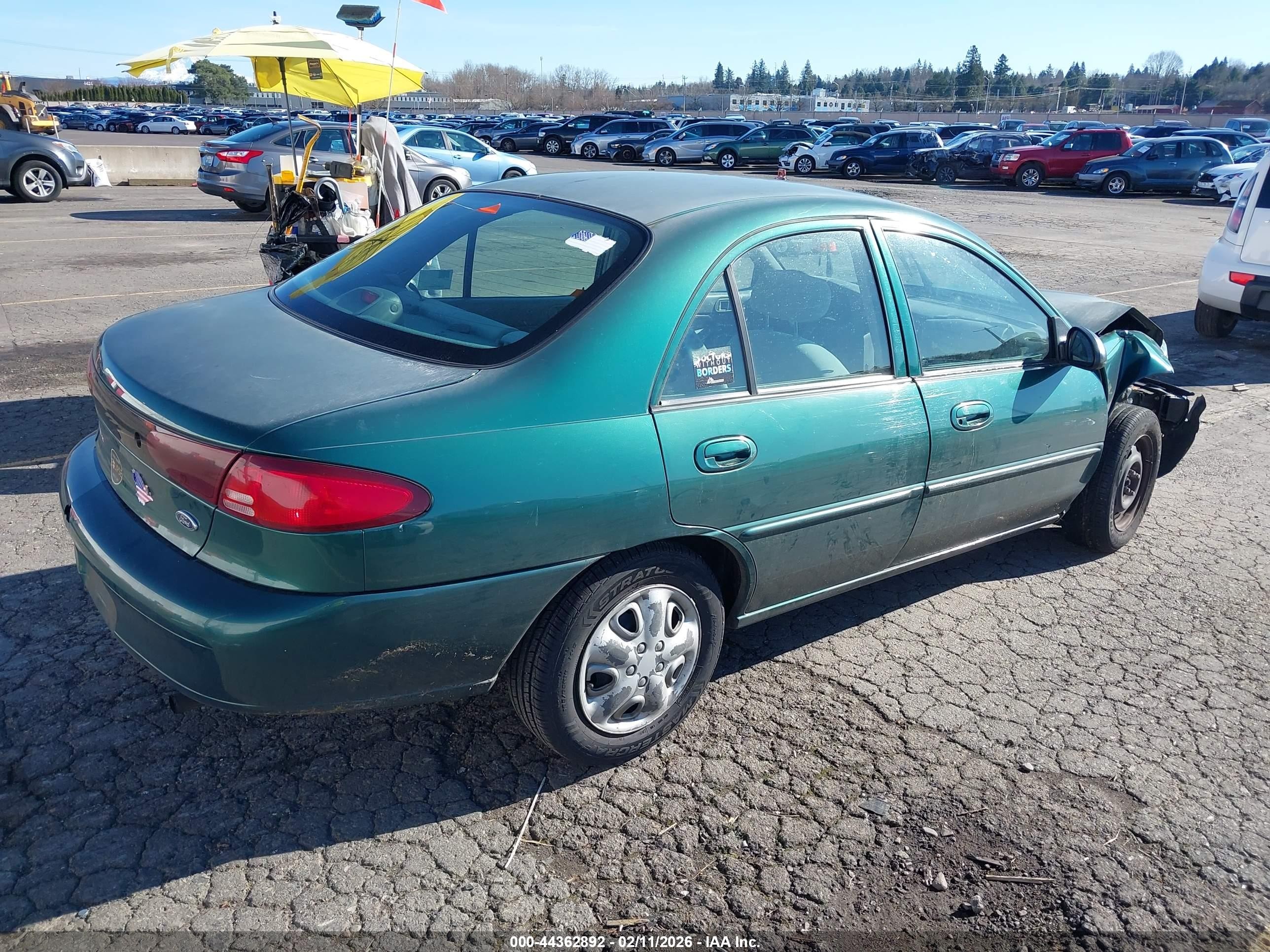 2001 Ford Escort   Green vin: 3FAFP13P91R137689