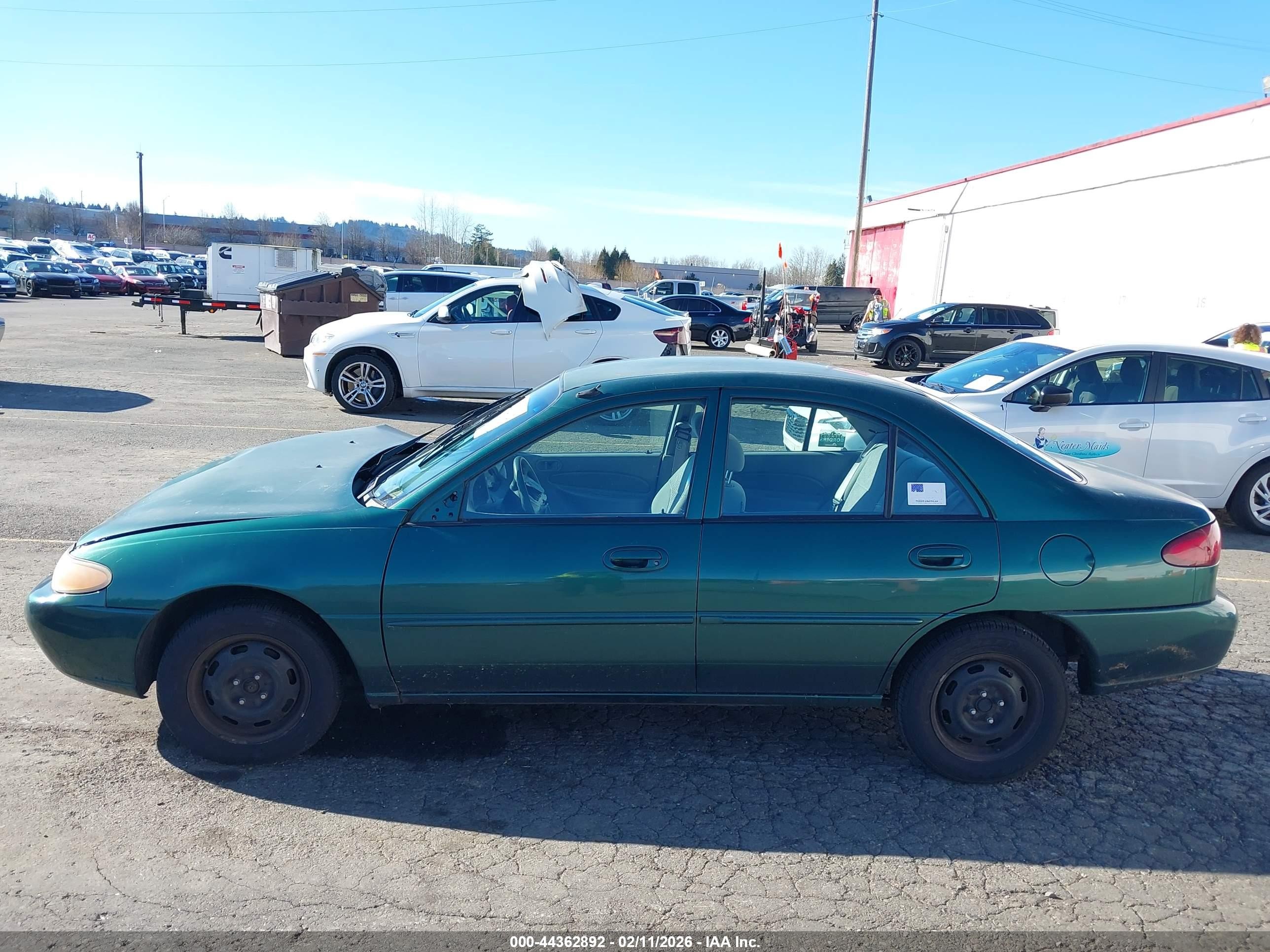 2001 Ford Escort   Green vin: 3FAFP13P91R137689
