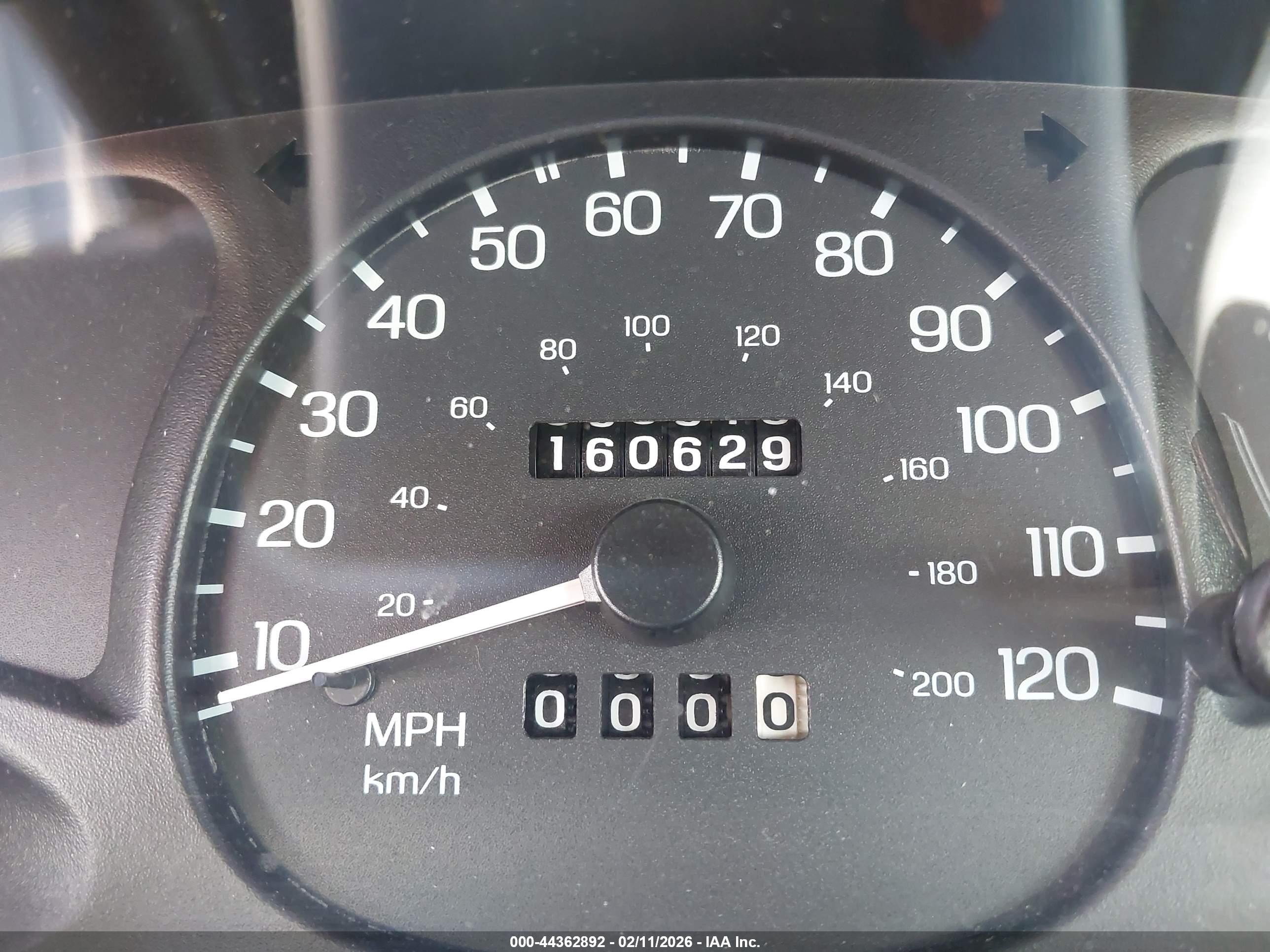2001 Ford Escort   Green vin: 3FAFP13P91R137689