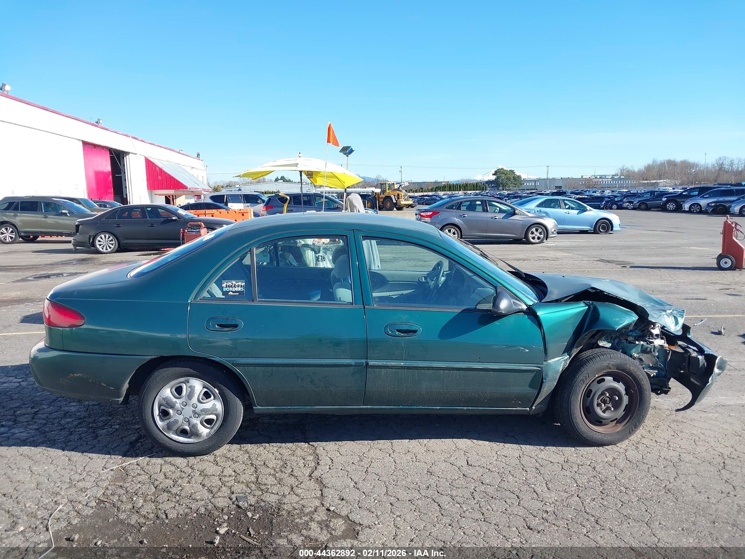 2001 Ford Escort   Green vin: 3FAFP13P91R137689