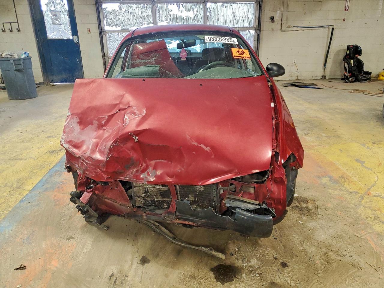 2000 Ford Escort Red vin: 3FAFP13PXYR259178