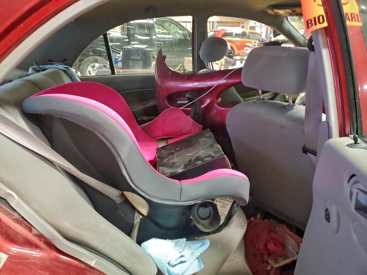 2000 Ford Escort Red vin: 3FAFP13PXYR259178