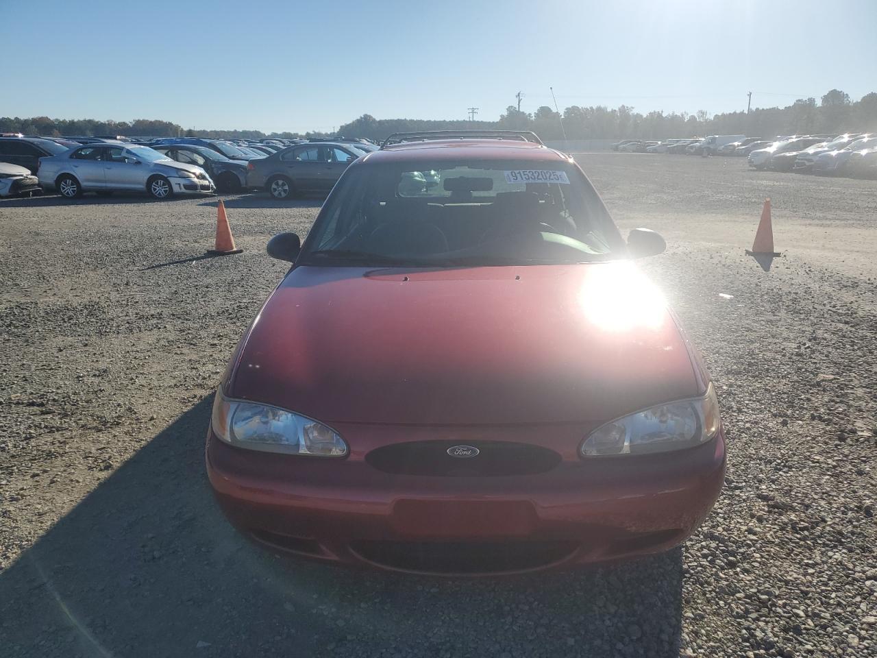 1998 Ford Escort Se Burgundy vin: 3FAFP15P0WR190849