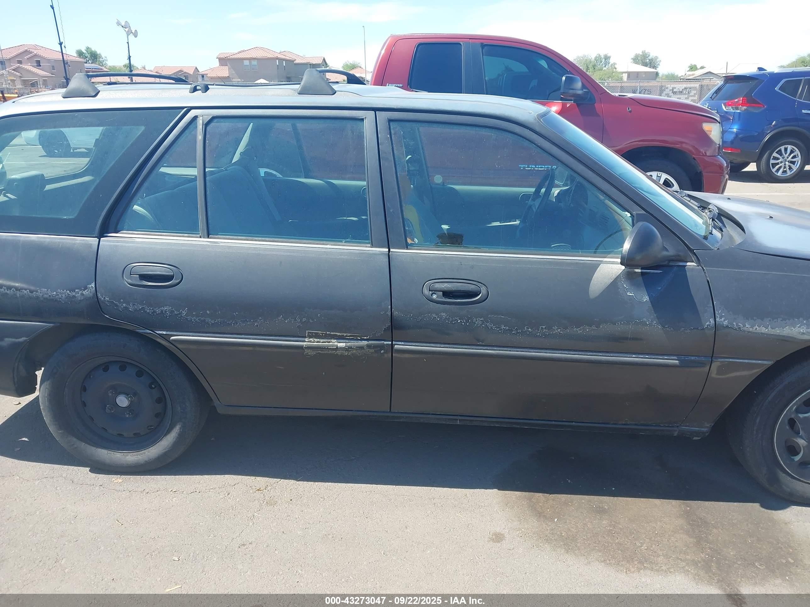 1998 Ford Escort Se Black vin: 3FAFP15P0WR238401