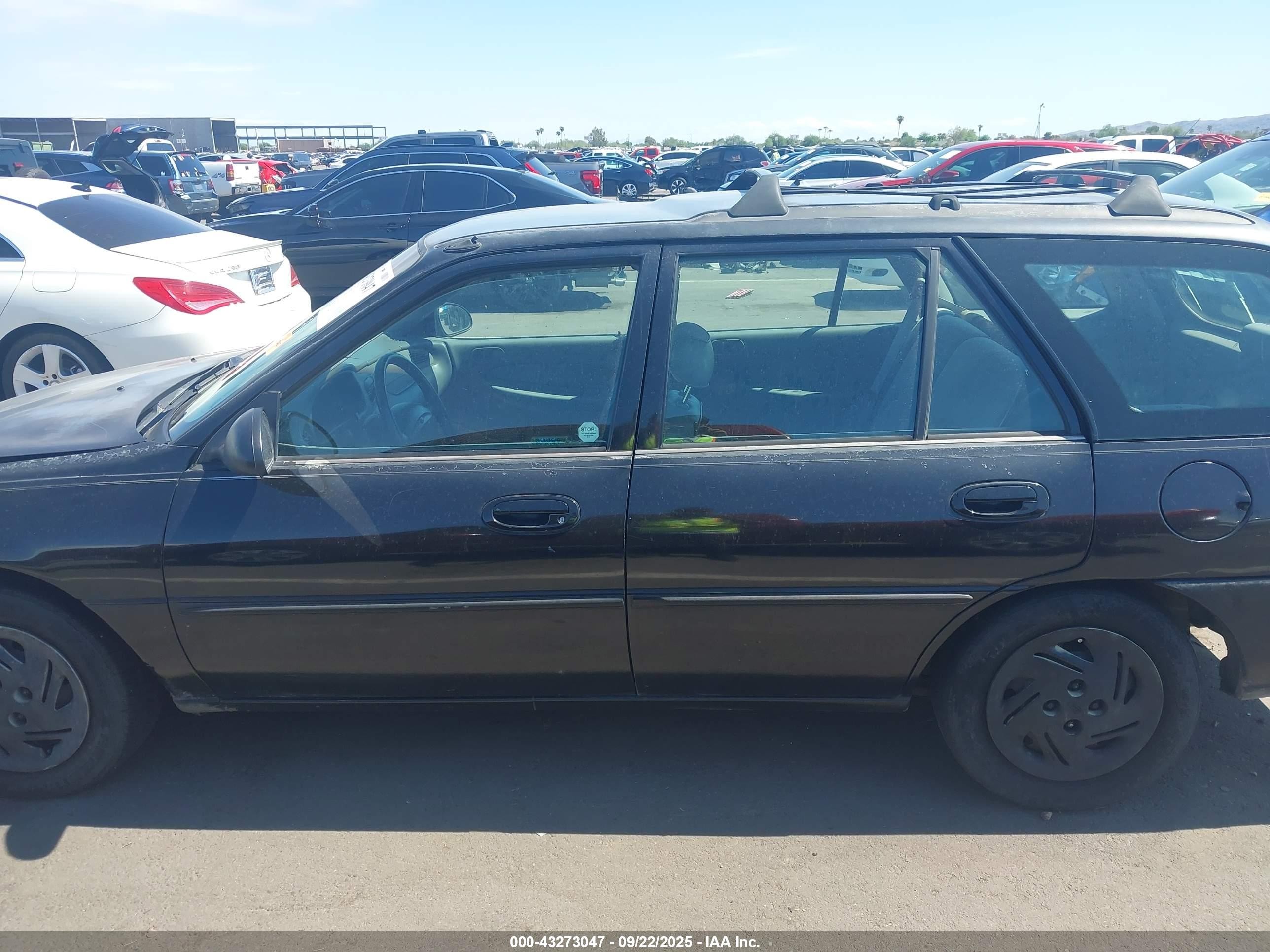 1998 Ford Escort Se Black vin: 3FAFP15P0WR238401