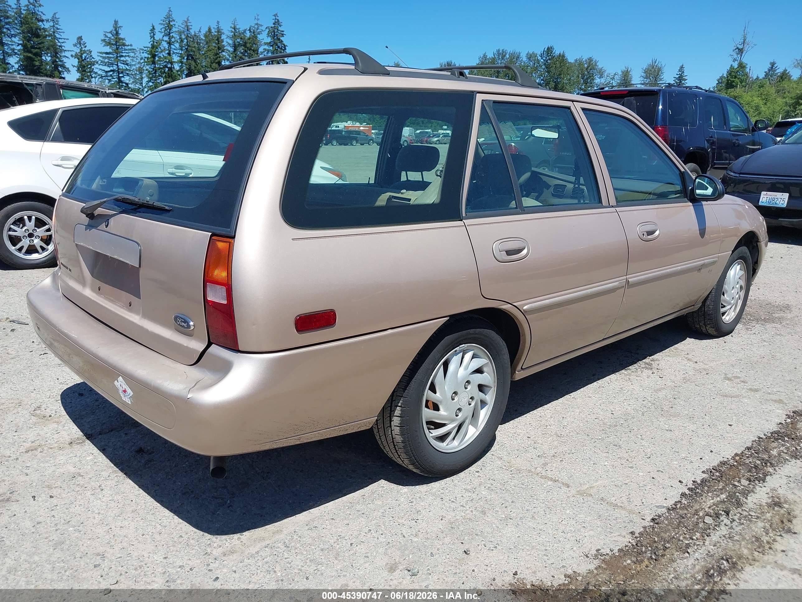 1999 Ford Escort Se Gold vin: 3FAFP15P1XR170238