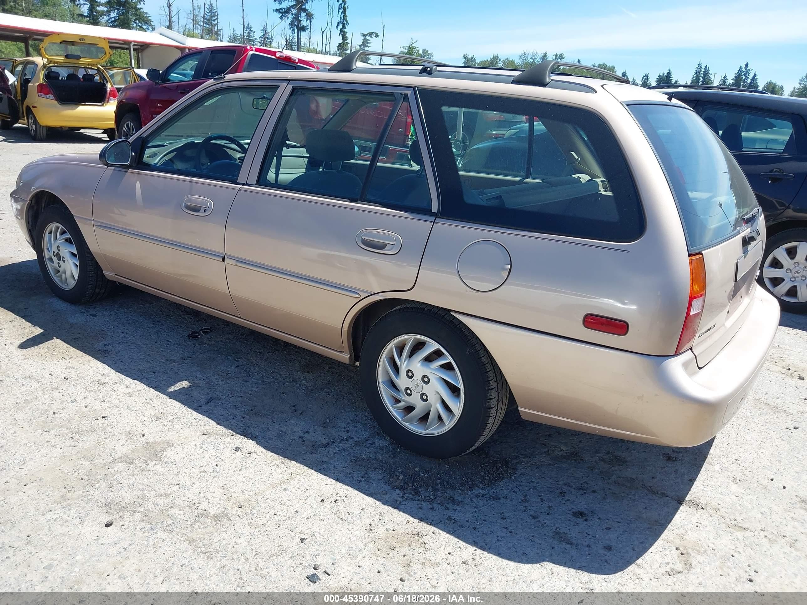 1999 Ford Escort Se Gold vin: 3FAFP15P1XR170238