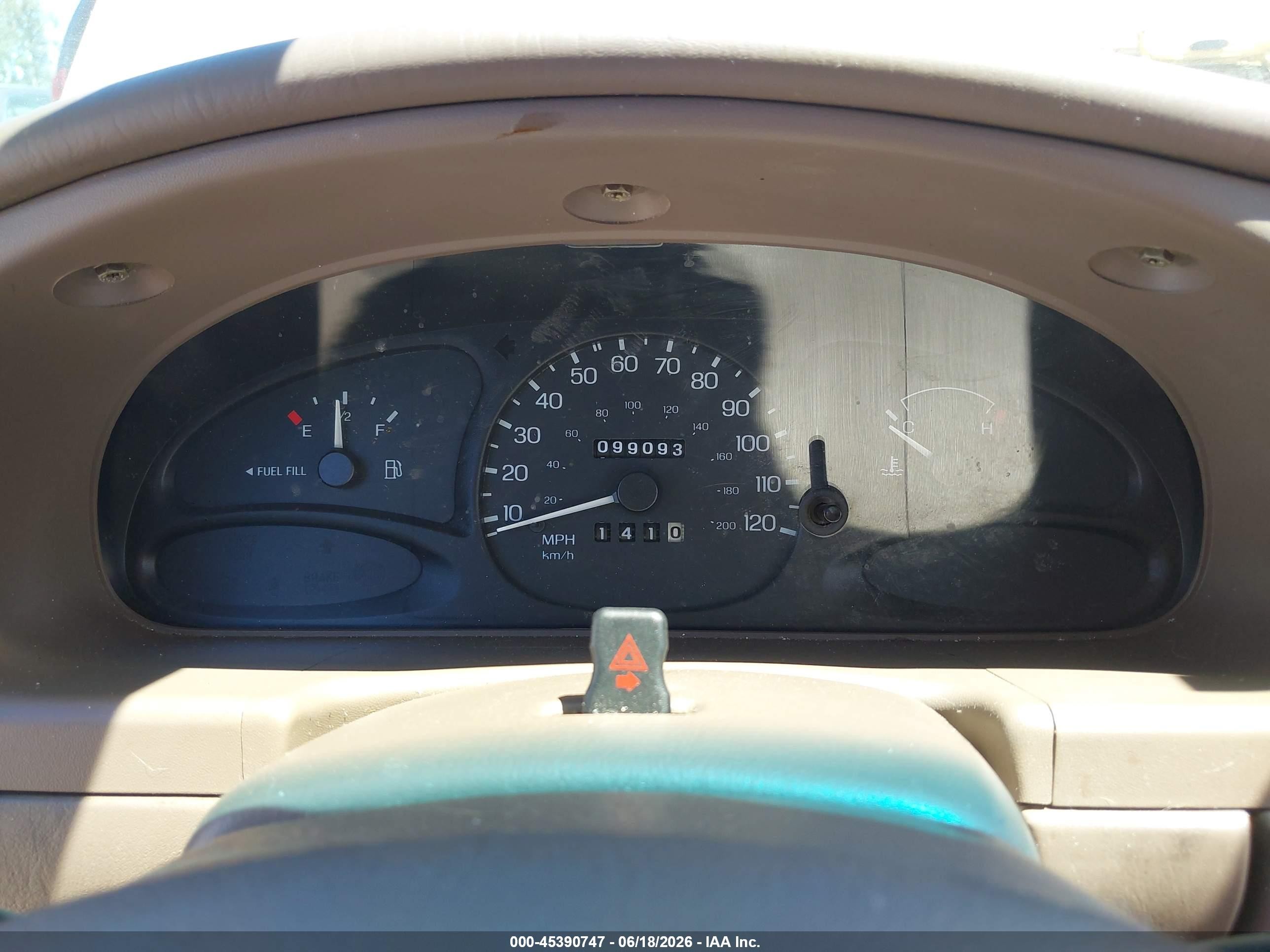 1999 Ford Escort Se Gold vin: 3FAFP15P1XR170238