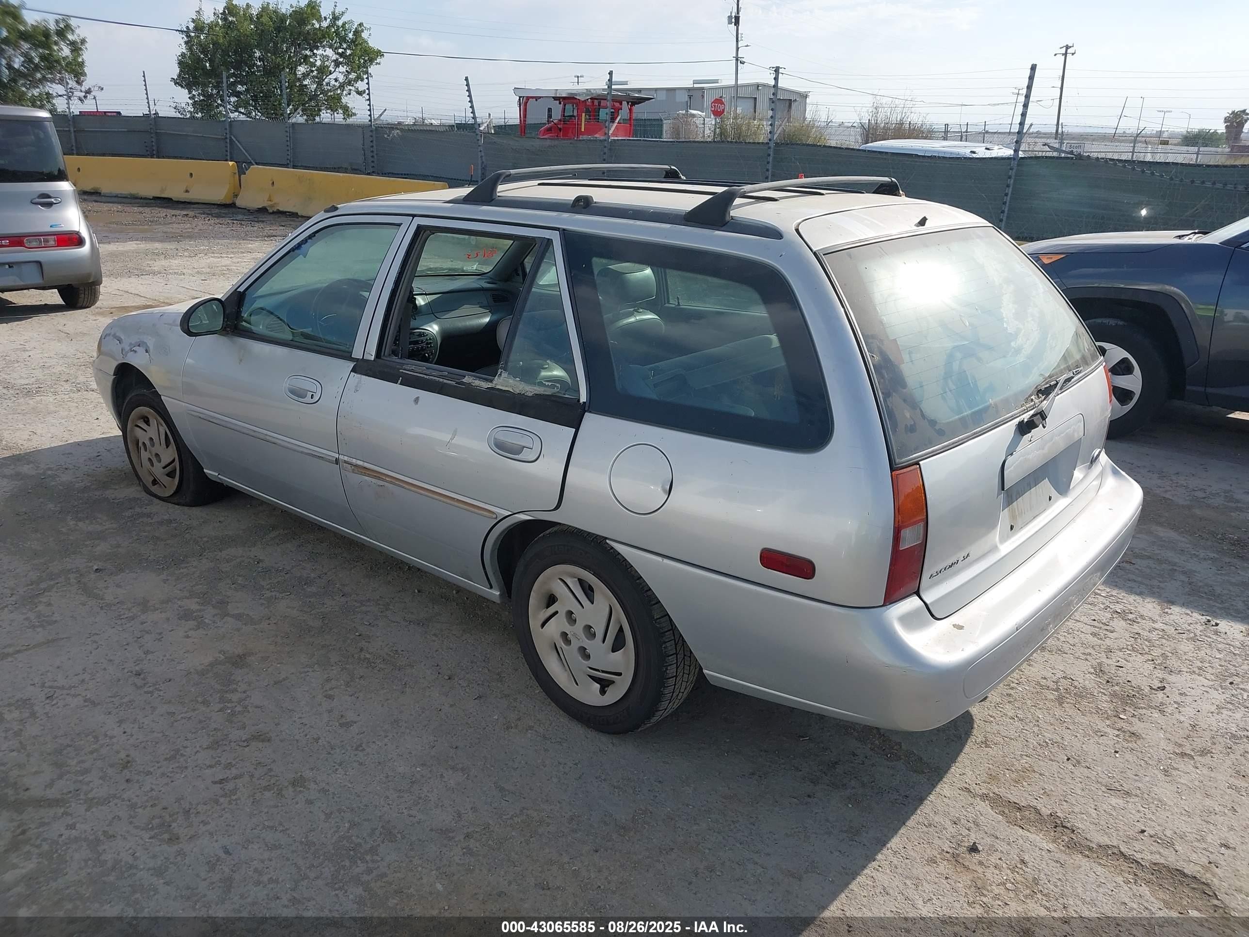 1998 Ford Escort Se Silver vin: 3FAFP15P4WR252737