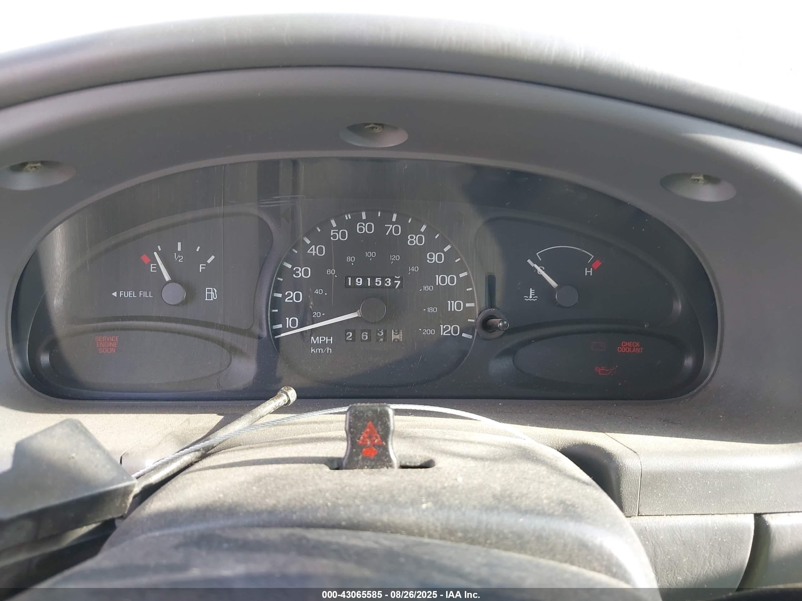 1998 Ford Escort Se Silver vin: 3FAFP15P4WR252737