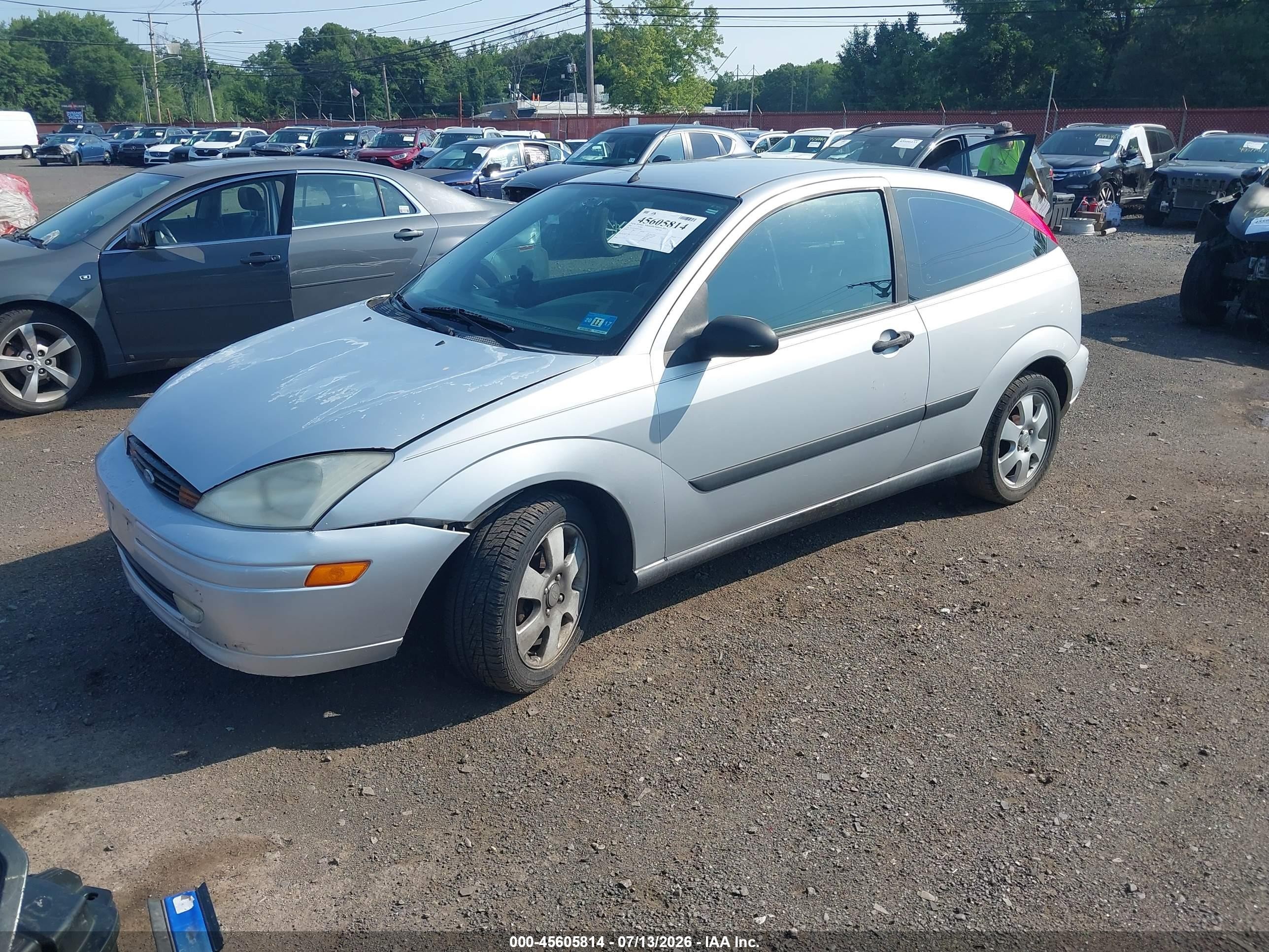 2001 Ford Focus Zx3 Silver vin: 3FAFP31301R243640