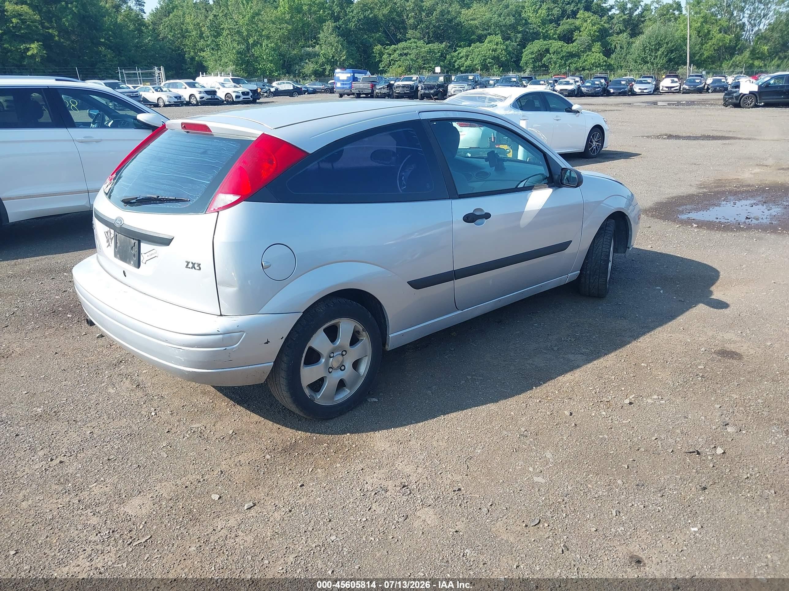 2001 Ford Focus Zx3 Silver vin: 3FAFP31301R243640