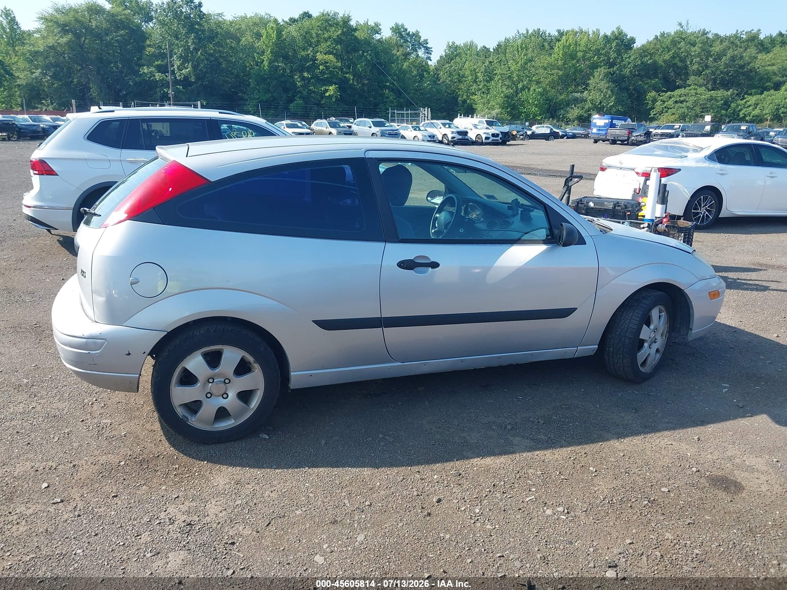 2001 Ford Focus Zx3 Silver vin: 3FAFP31301R243640