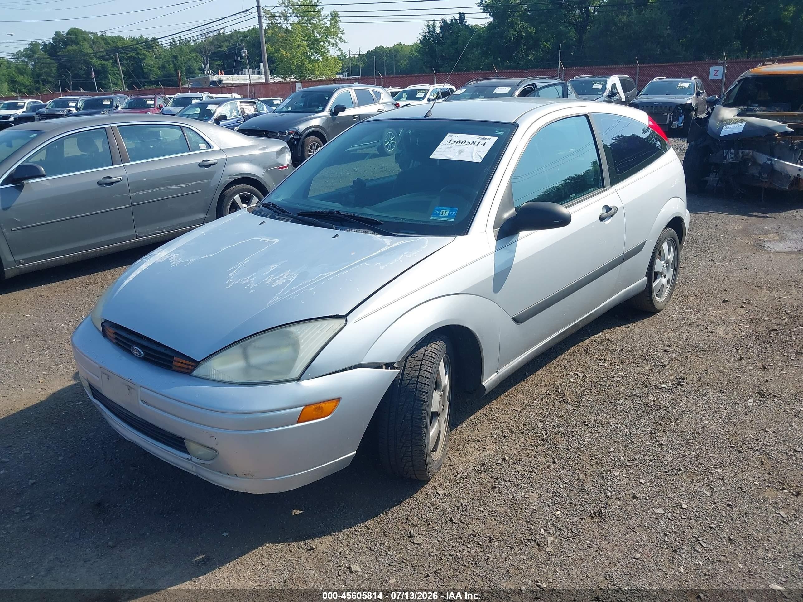 2001 Ford Focus Zx3 Silver vin: 3FAFP31301R243640