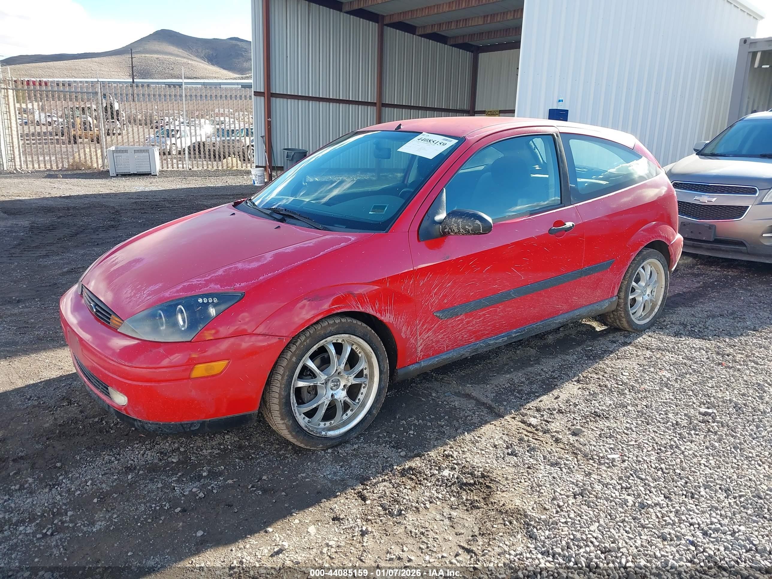 2000 Ford Focus Zx3 Красный vin: 3FAFP3130YR203262