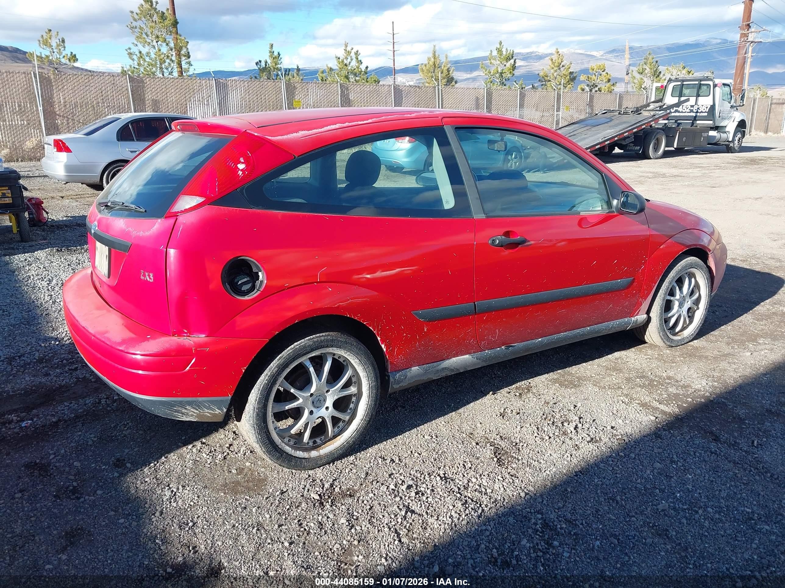 2000 Ford Focus Zx3 Красный vin: 3FAFP3130YR203262