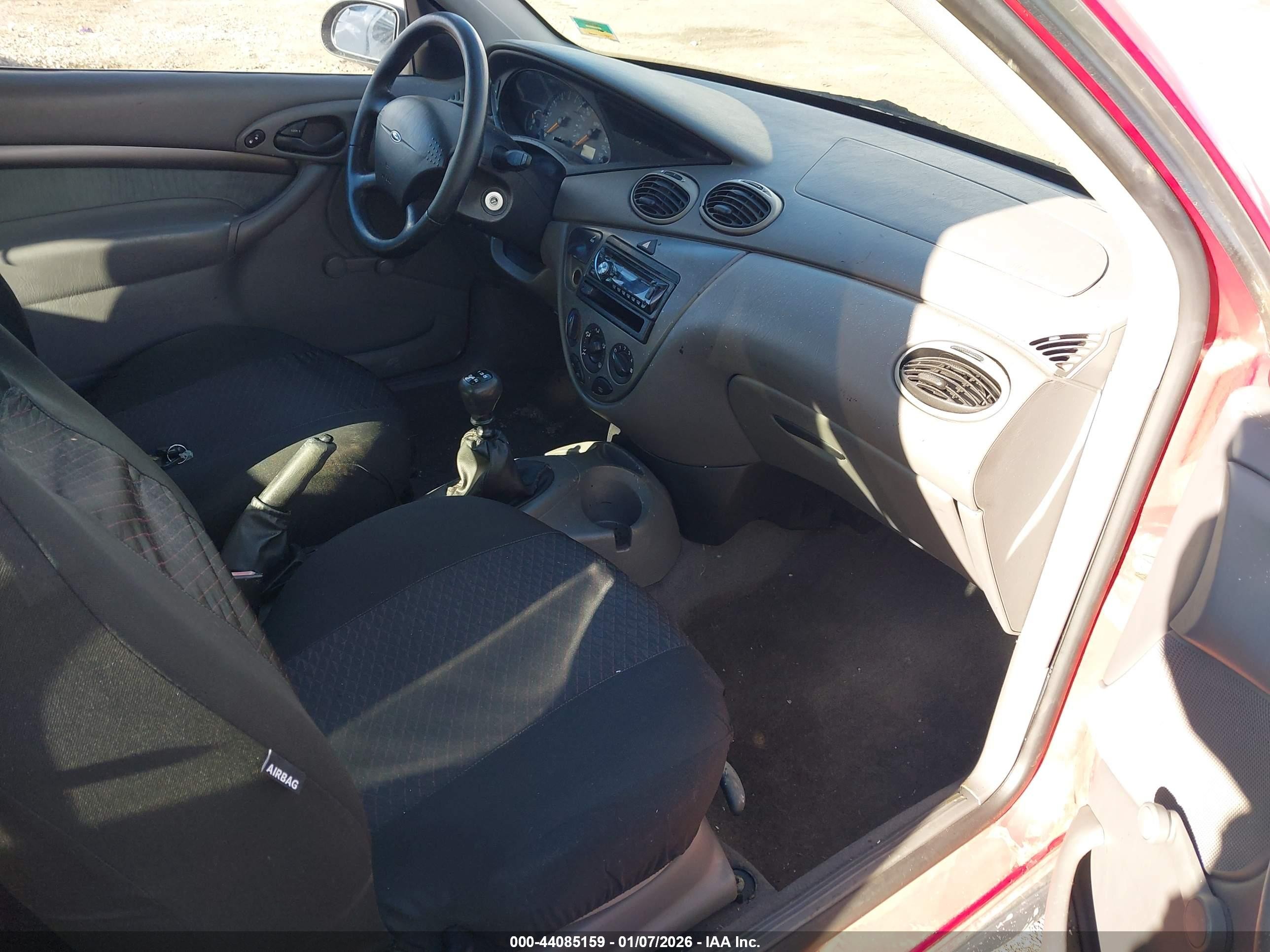 2000 Ford Focus Zx3 Красный vin: 3FAFP3130YR203262
