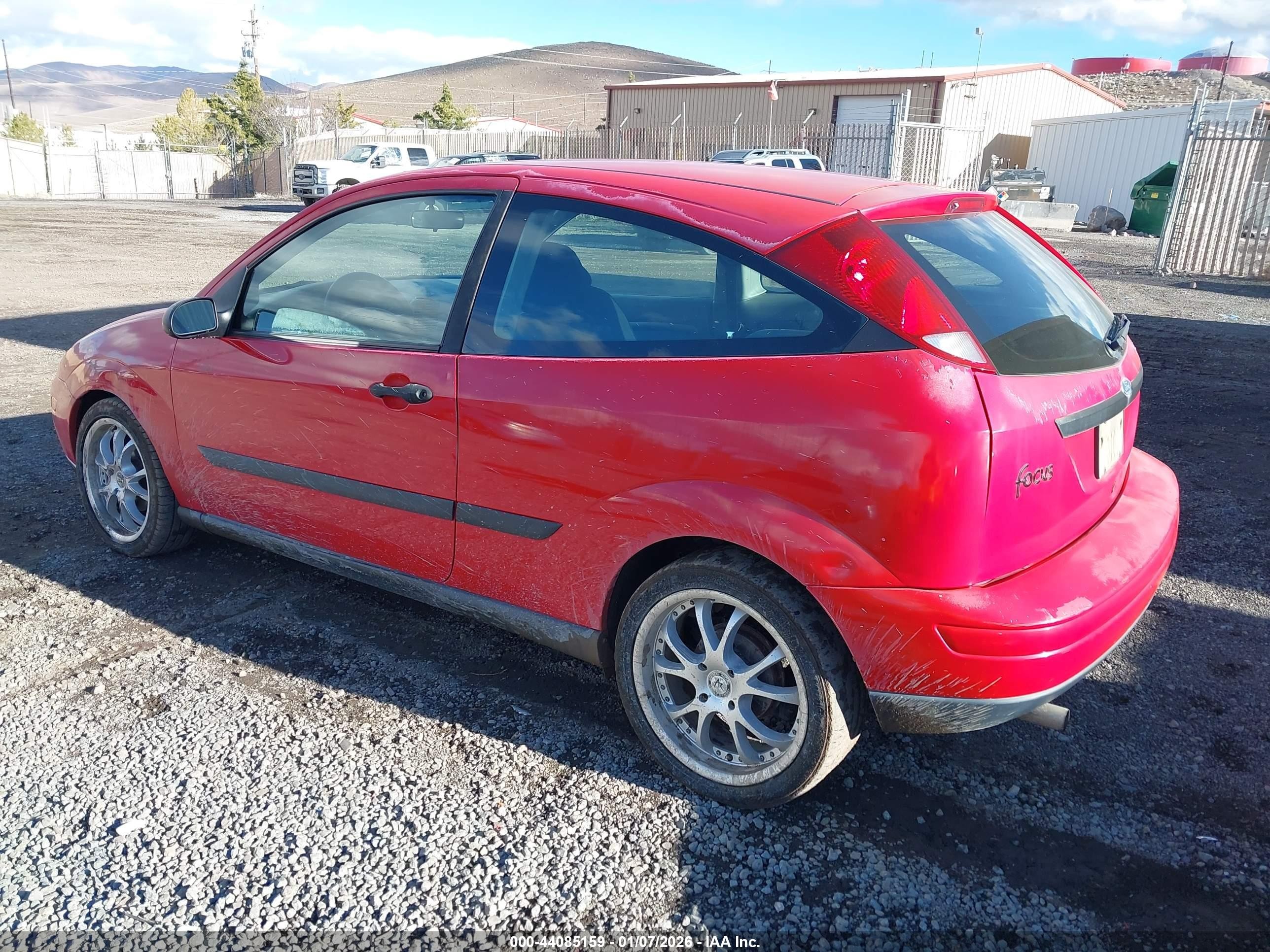 2000 Ford Focus Zx3 Красный vin: 3FAFP3130YR203262