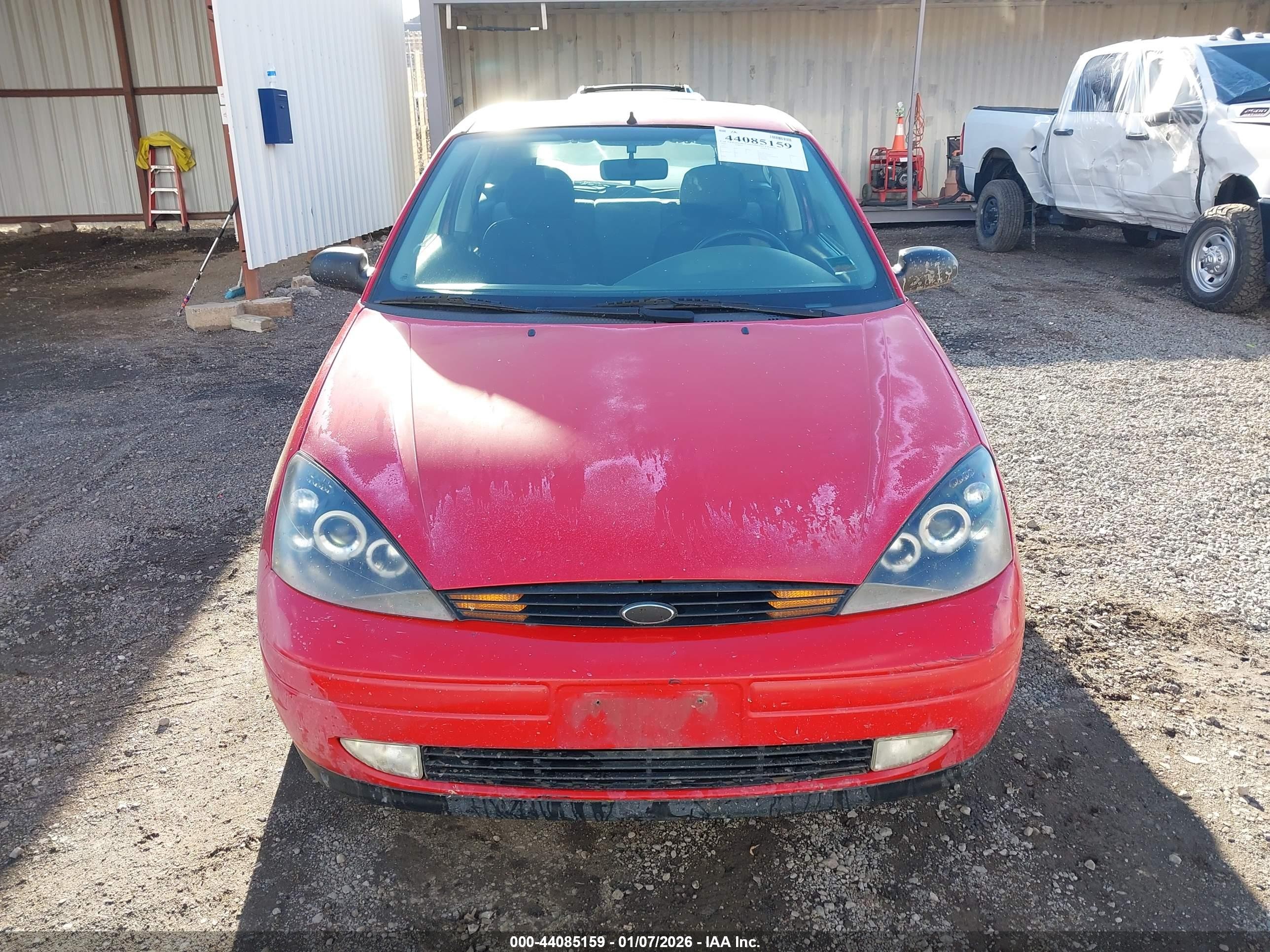 2000 Ford Focus Zx3 Красный vin: 3FAFP3130YR203262