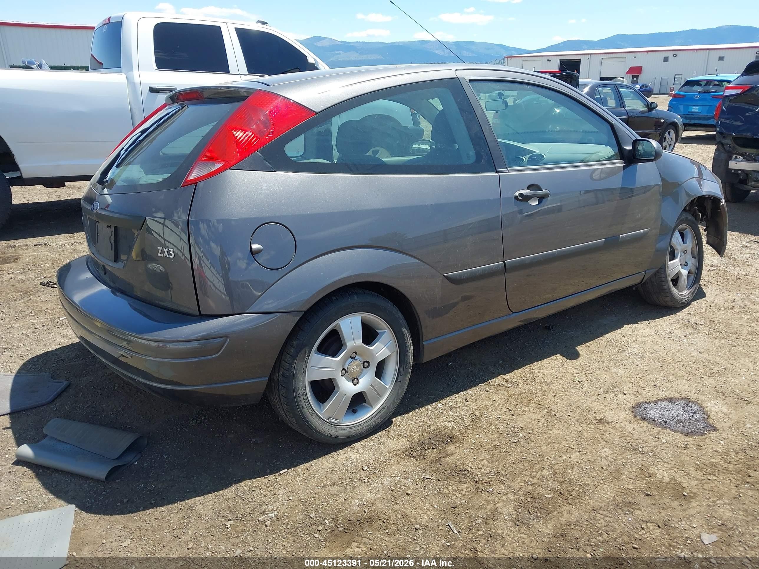 2003 Ford Focus Zx3 Gray vin: 3FAFP31323R120165