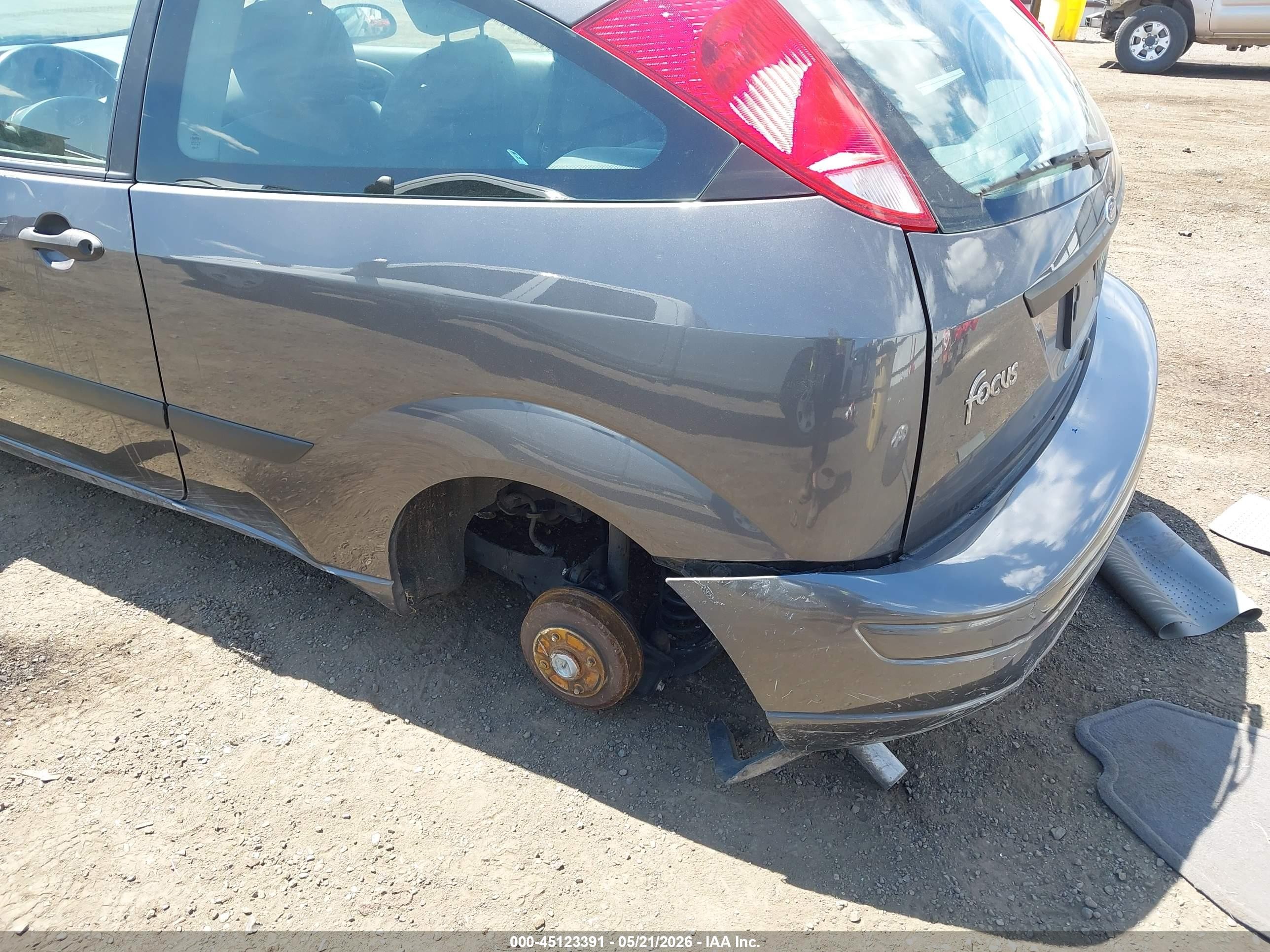 2003 Ford Focus Zx3 Gray vin: 3FAFP31323R120165