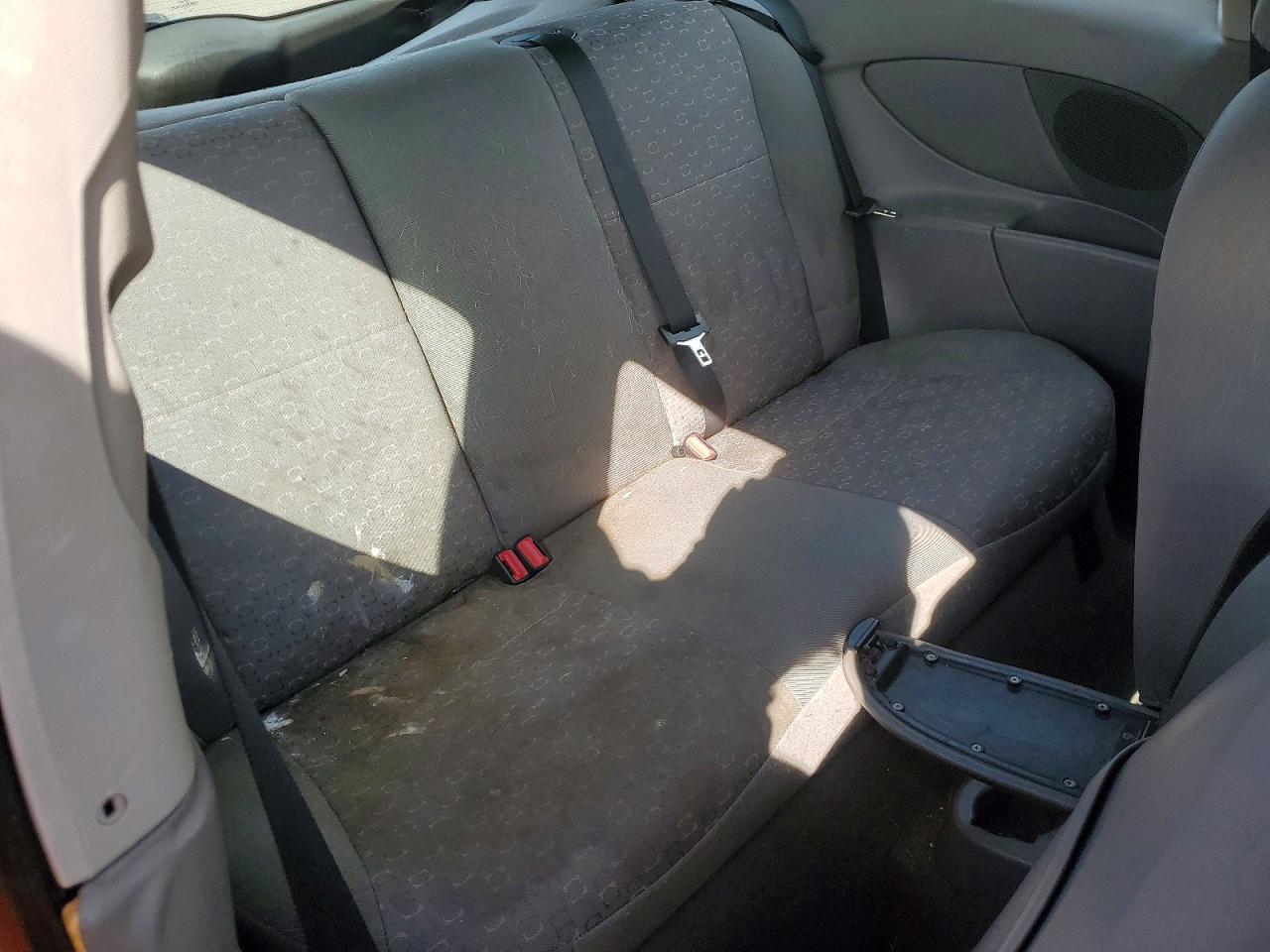 2004 Ford Focus Zx3 Red vin: 3FAFP31324R121043