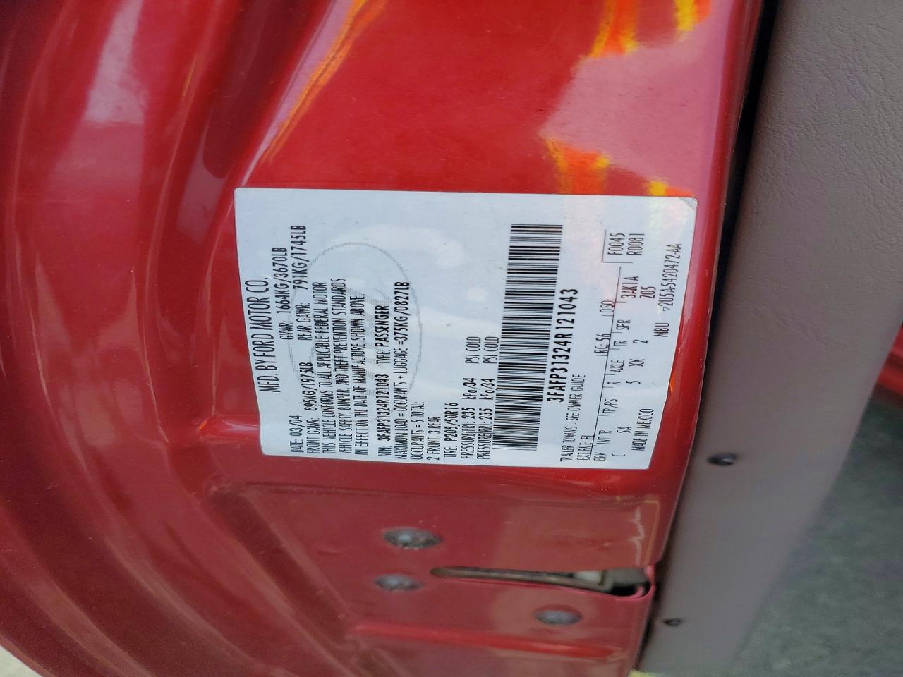 2004 Ford Focus Zx3 Red vin: 3FAFP31324R121043
