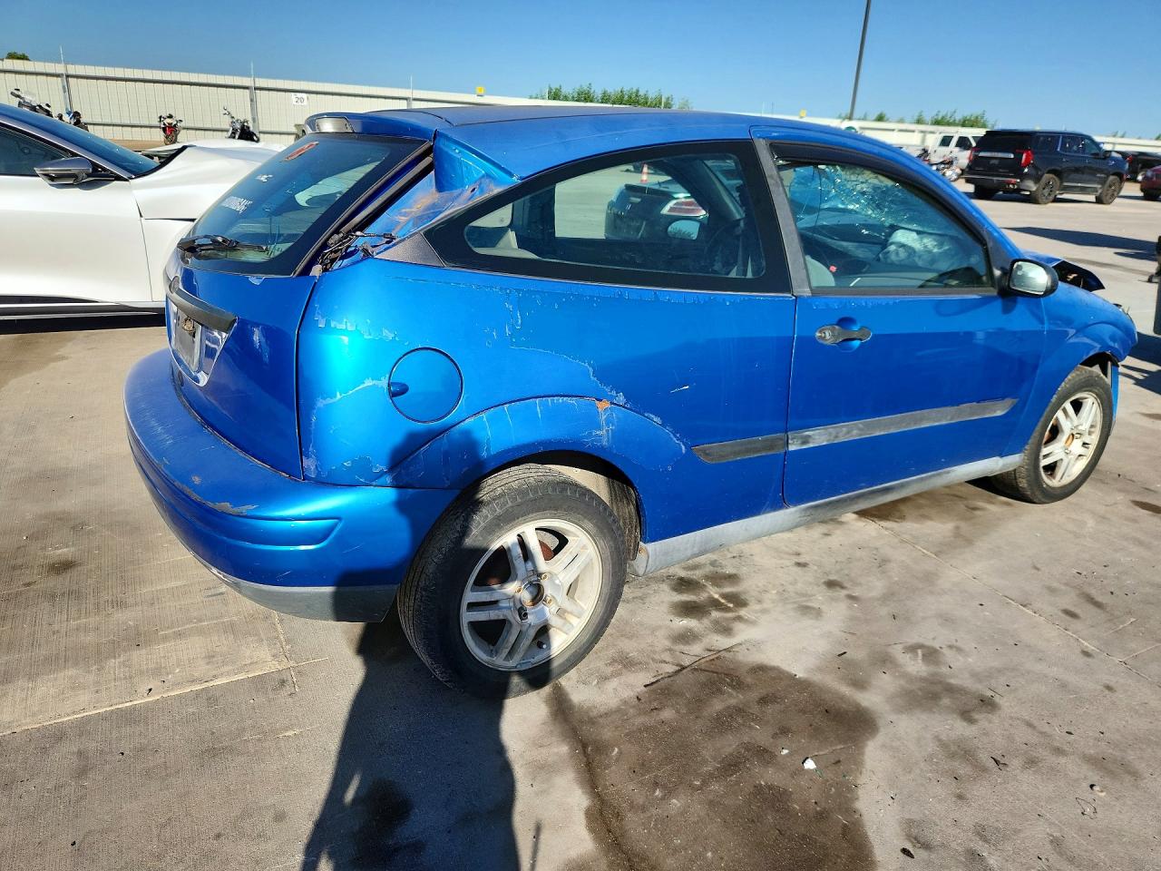 2000 Ford Focus Zx3 Blue vin: 3FAFP3132YR180910