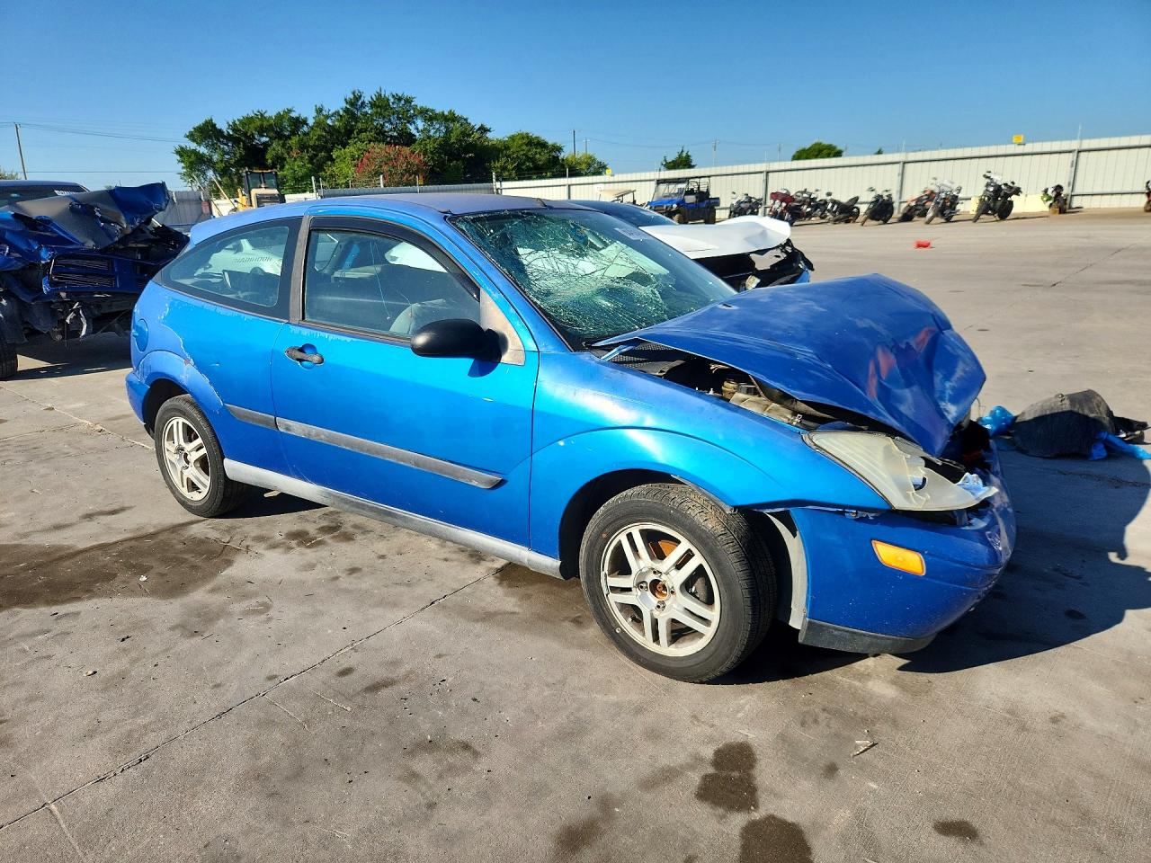 2000 Ford Focus Zx3 Blue vin: 3FAFP3132YR180910