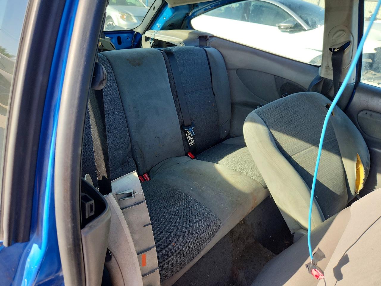 2000 Ford Focus Zx3 Blue vin: 3FAFP3132YR180910