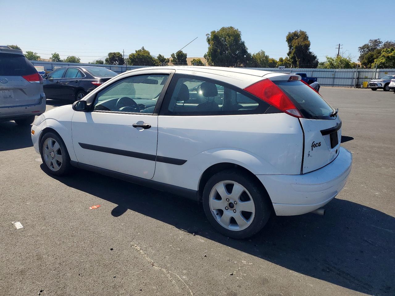 2001 Ford Focus Zx3 Белый vin: 3FAFP31331R117742