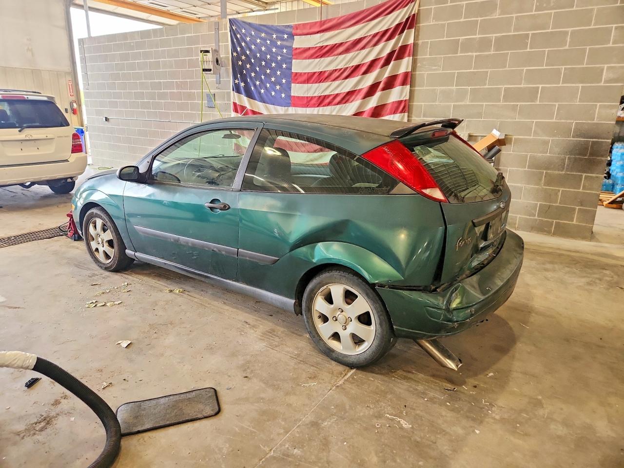 2001 Ford Focus Zx3 Green vin: 3FAFP31341R132427