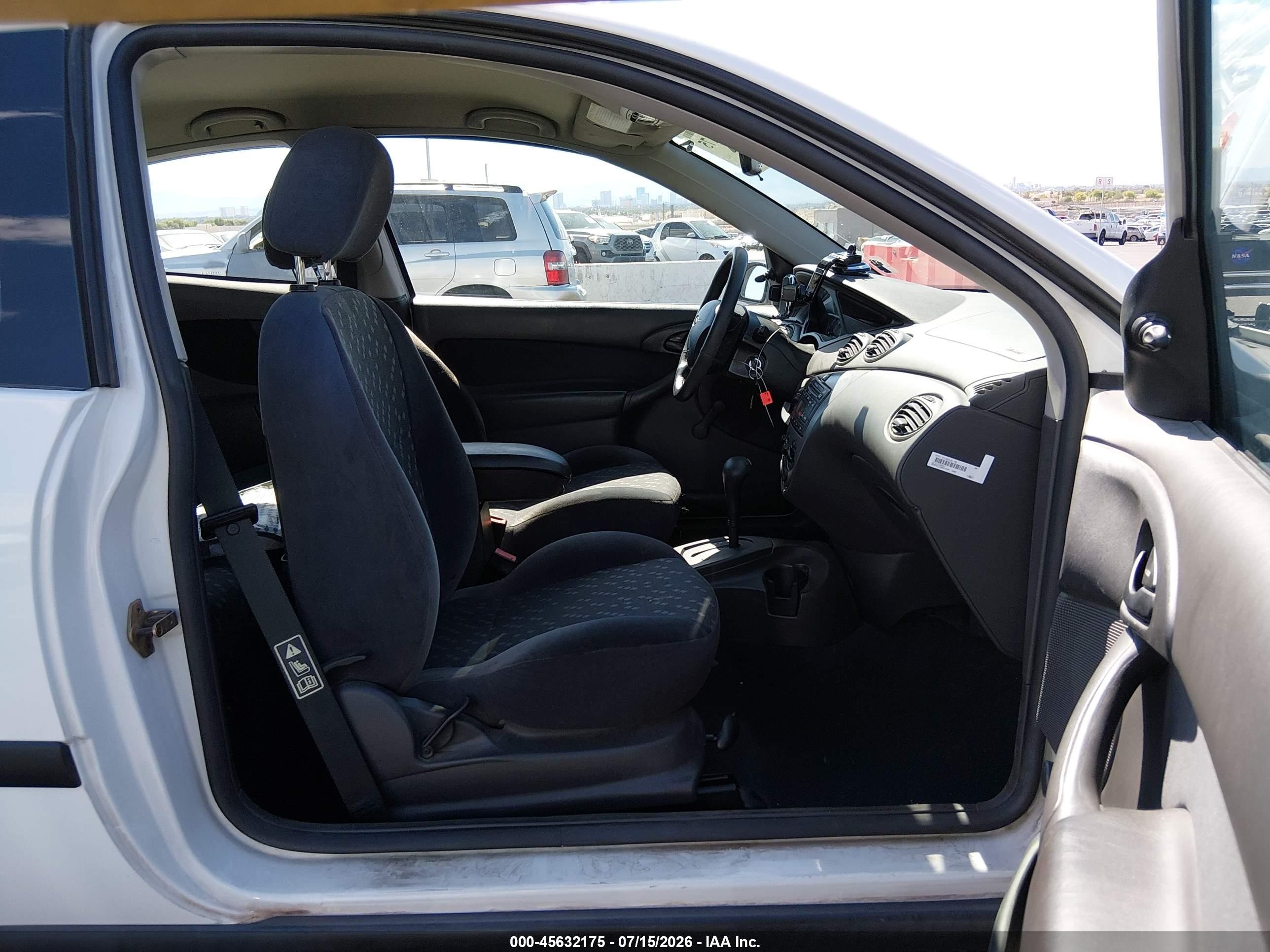 2002 Ford Focus Zx3 Base/zx3 Premium/zx3 Pwr Premium White vin: 3FAFP31362R225712