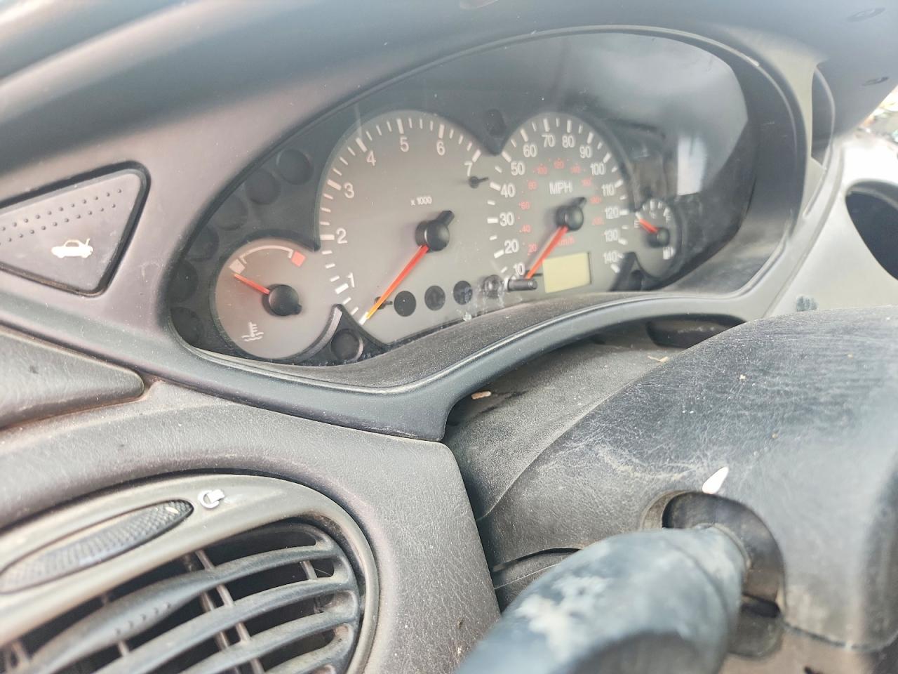 2000 Ford Focus Zx3 Silver vin: 3FAFP3136YR245502