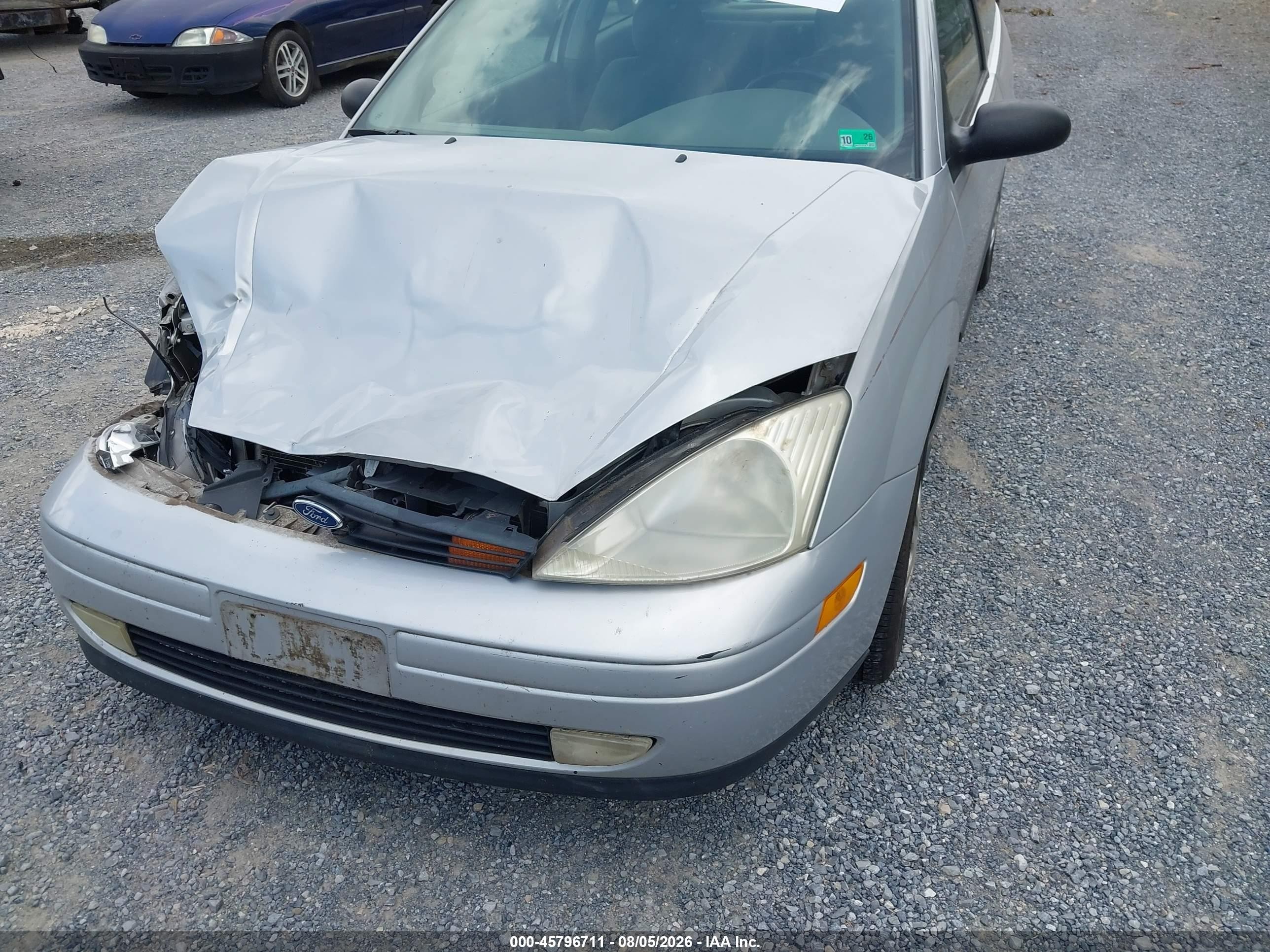 2000 Ford Focus Zx3 Silver vin: 3FAFP3139YR198630