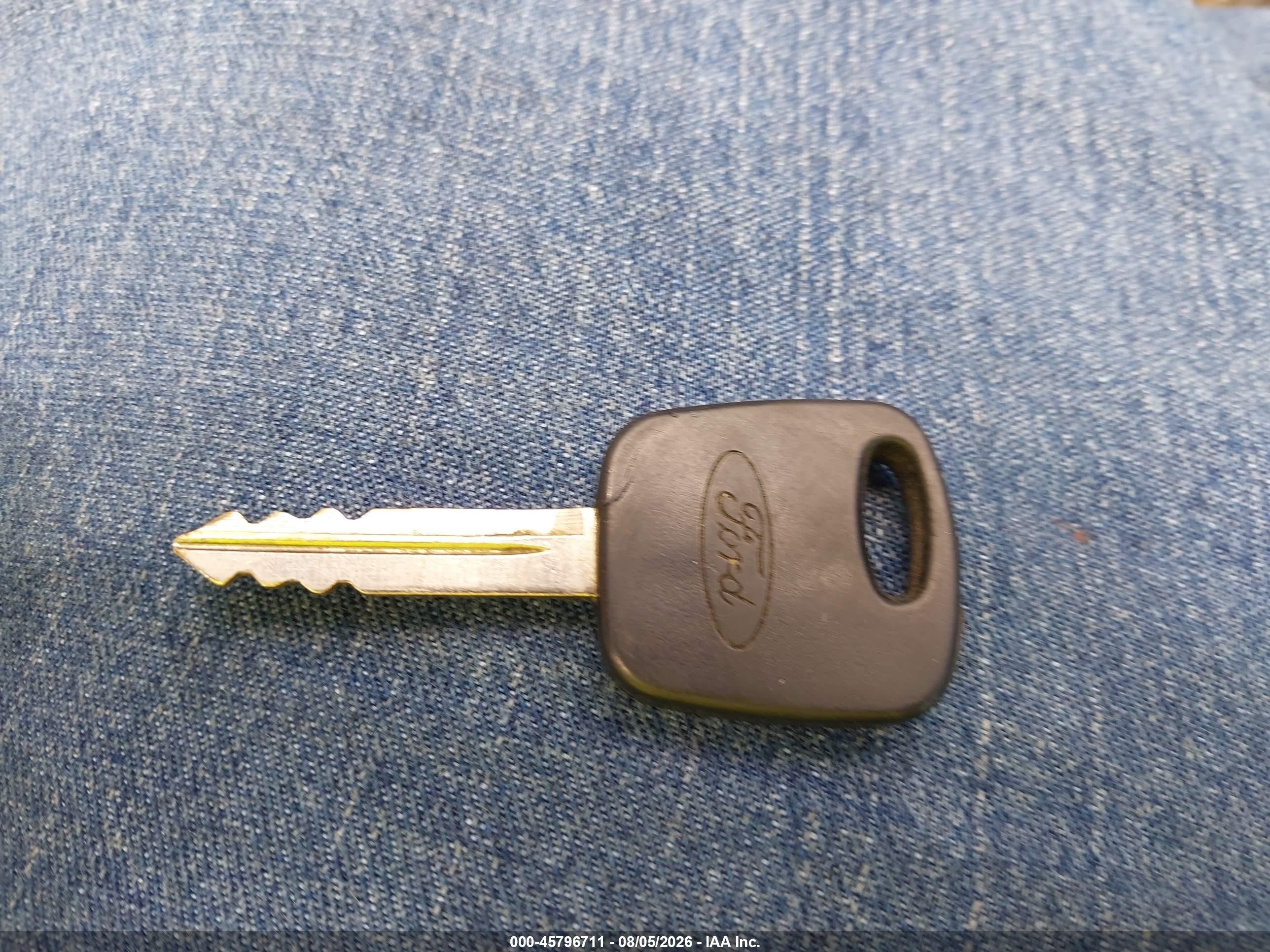 2000 Ford Focus Zx3 Silver vin: 3FAFP3139YR198630
