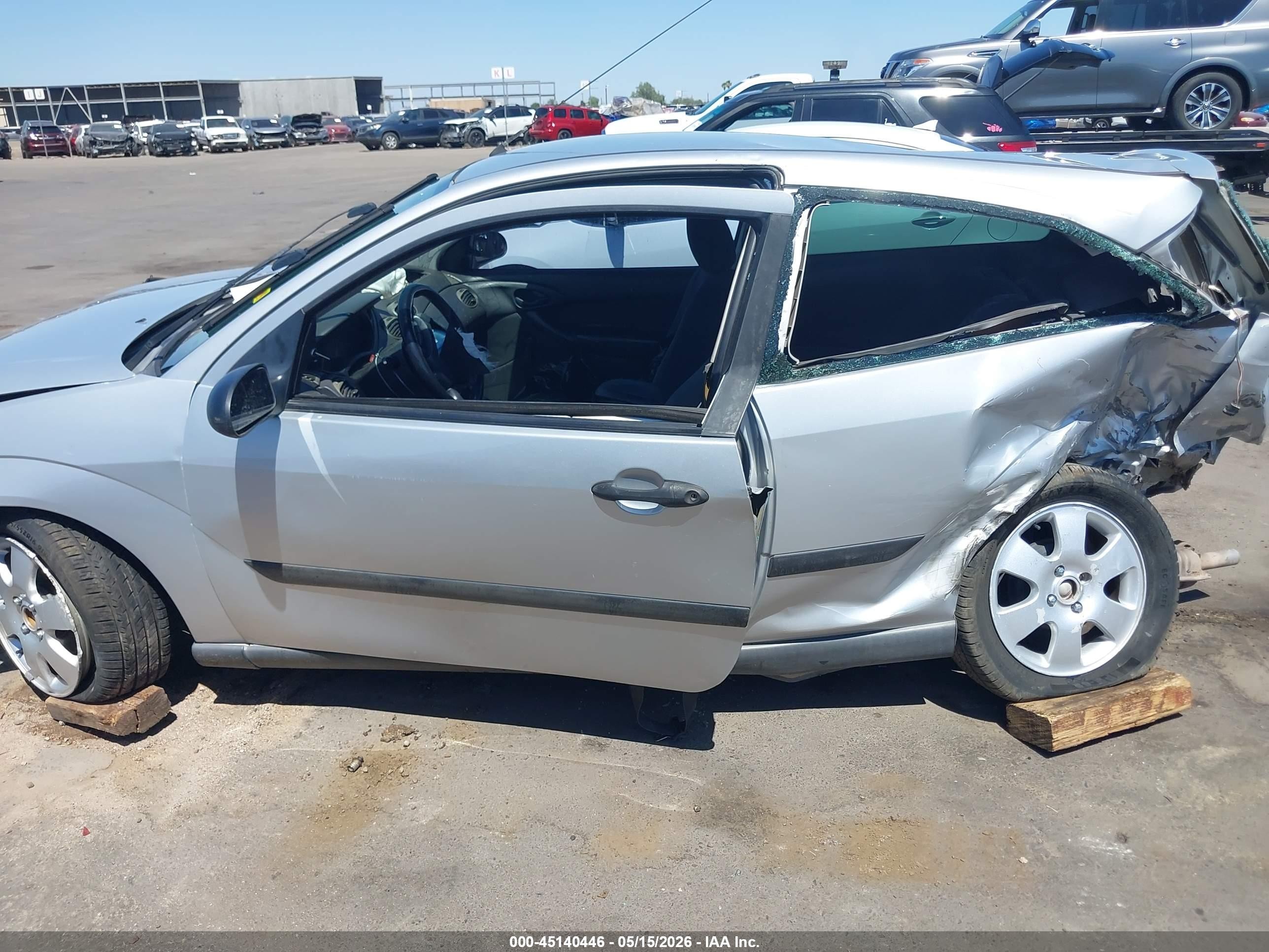 2002 Ford Focus Zx3 Silver vin: 3FAFP313X2R222540