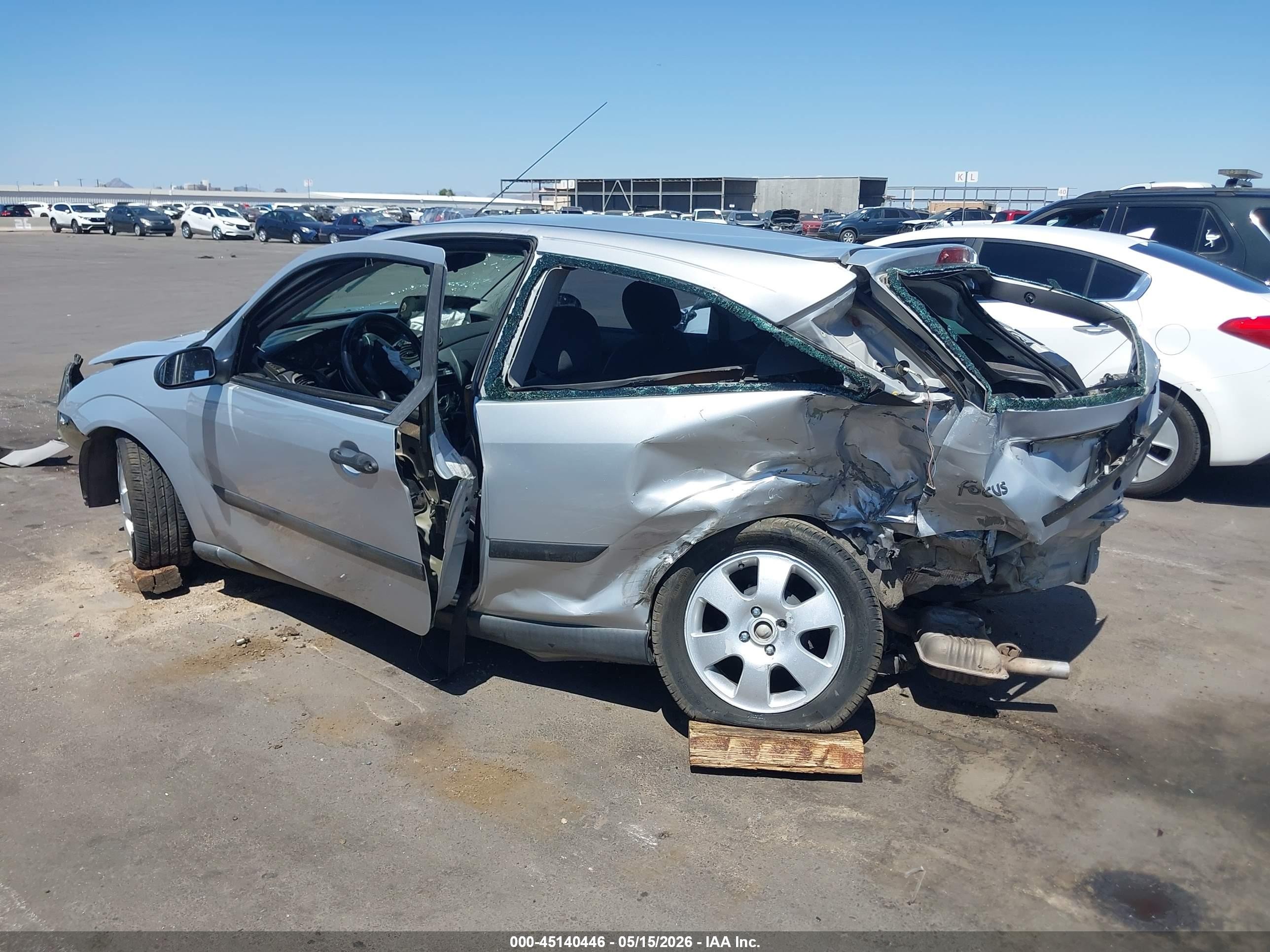 2002 Ford Focus Zx3 Silver vin: 3FAFP313X2R222540