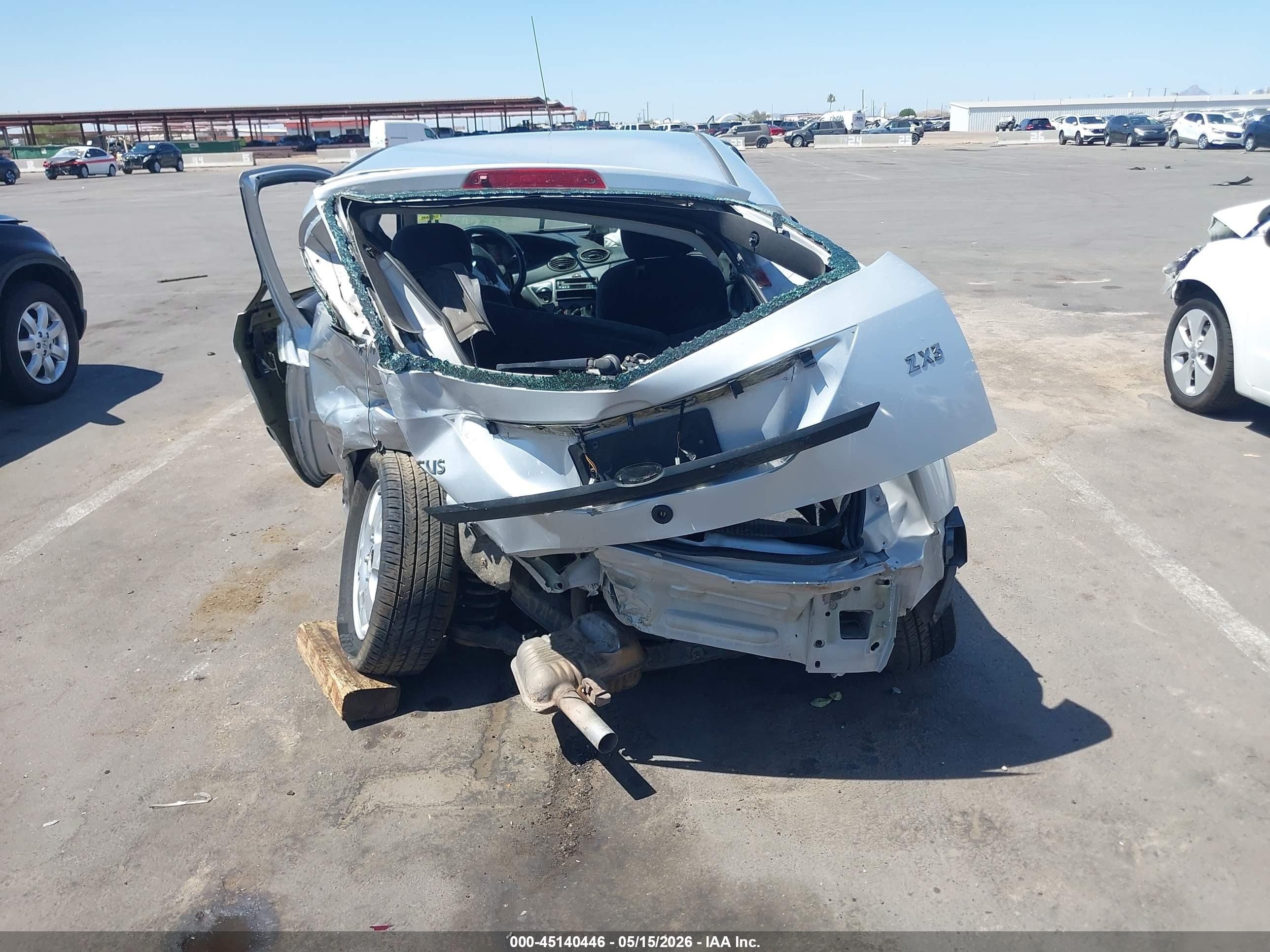 2002 Ford Focus Zx3 Silver vin: 3FAFP313X2R222540