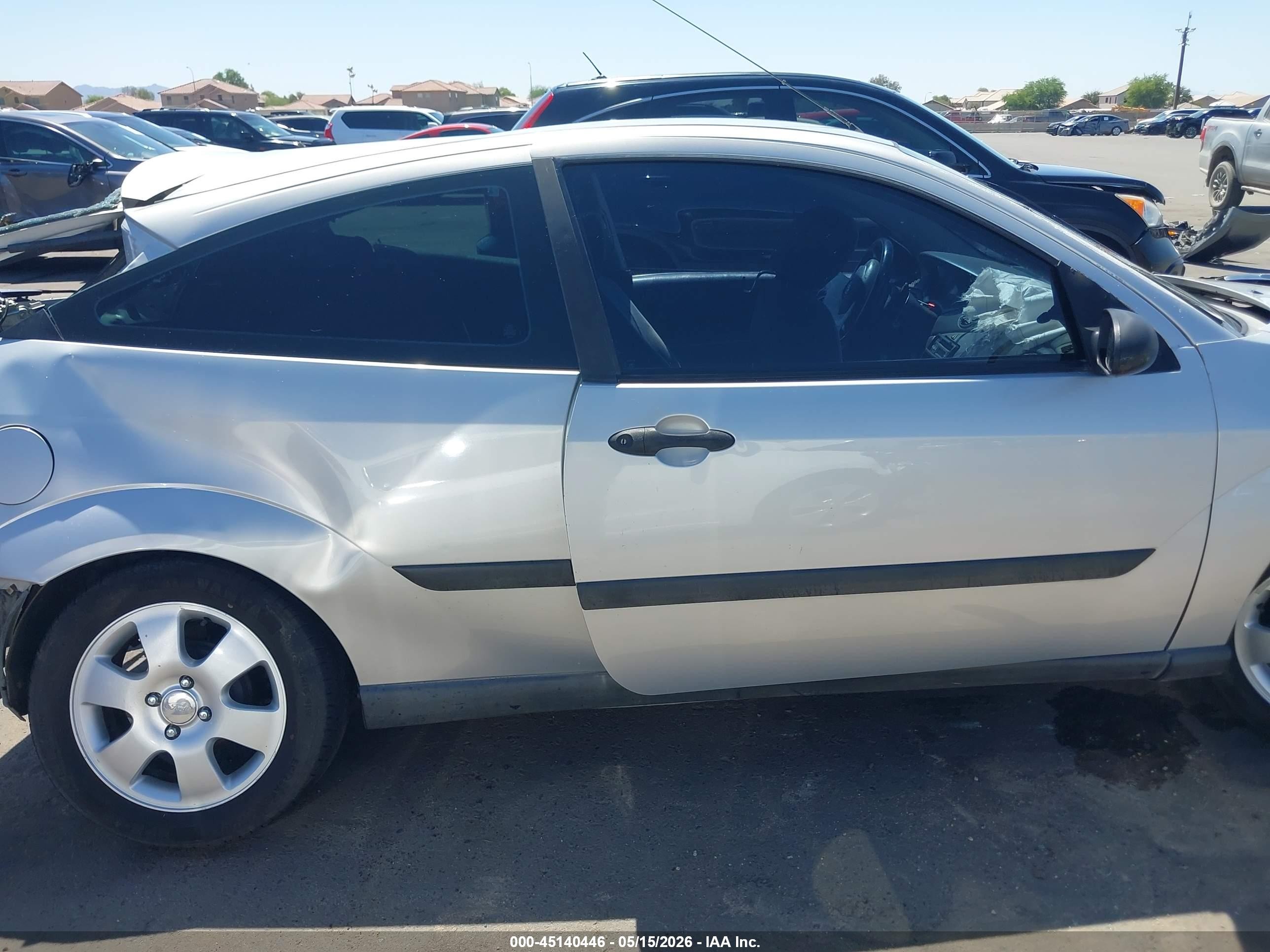 2002 Ford Focus Zx3 Silver vin: 3FAFP313X2R222540