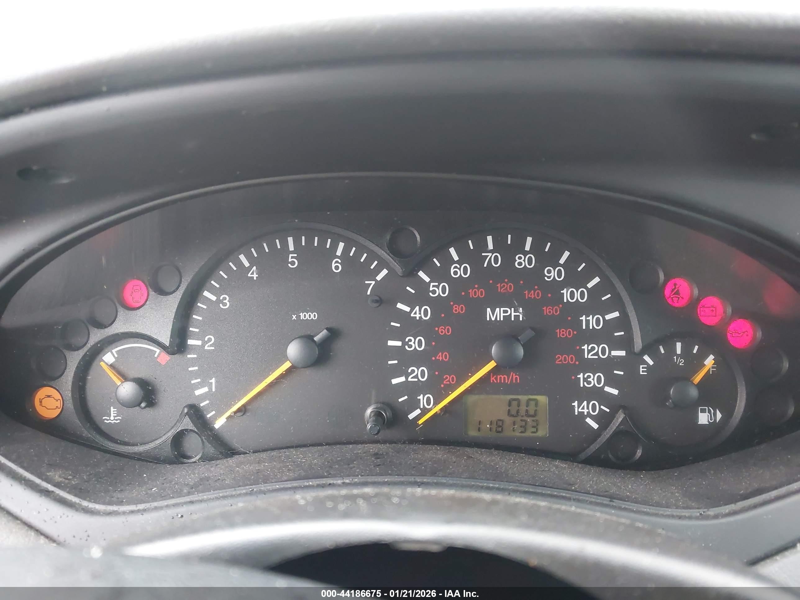 2002 Ford Focus Zx3 White vin: 3FAFP313X2R228872