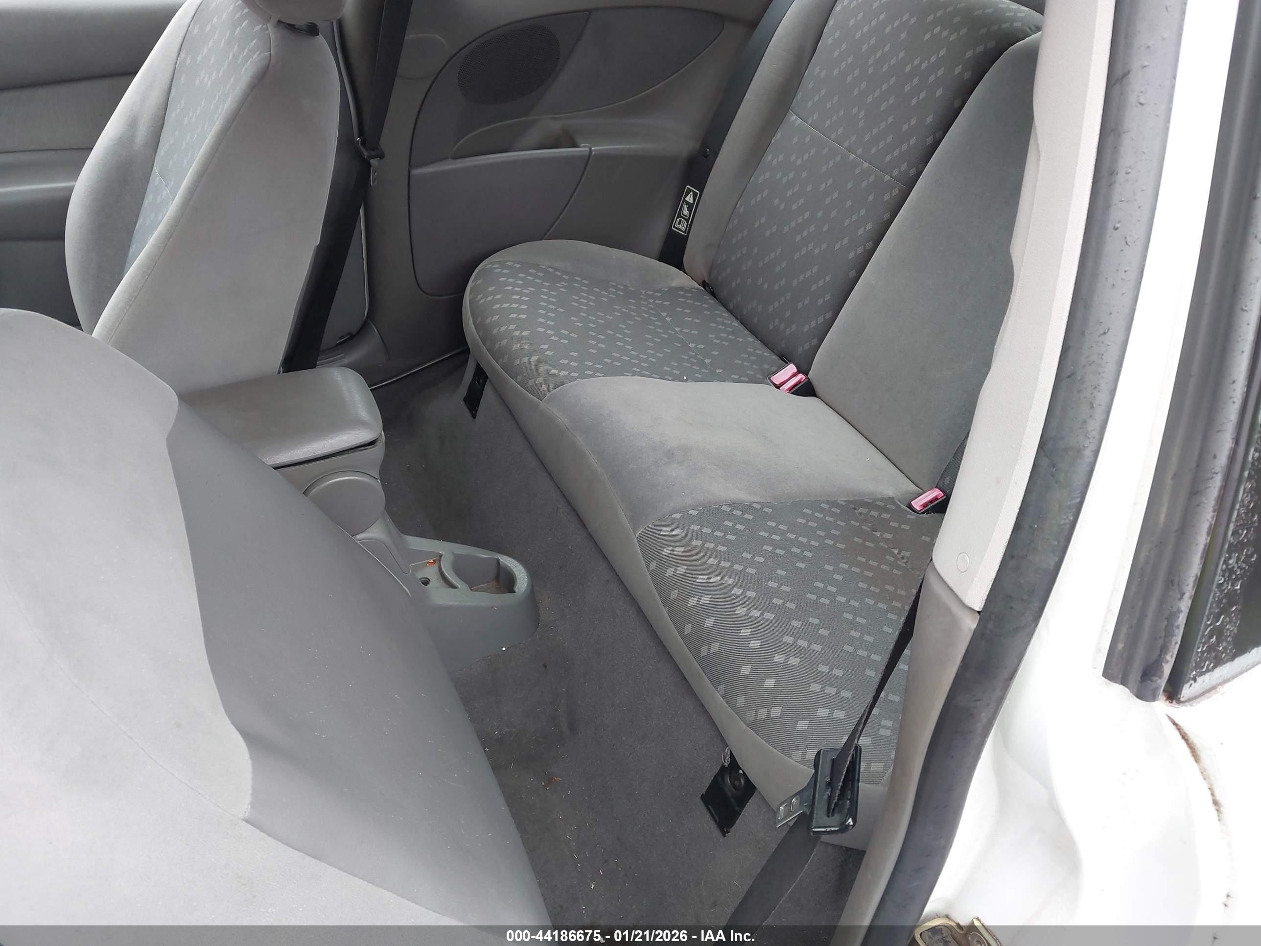2002 Ford Focus Zx3 White vin: 3FAFP313X2R228872