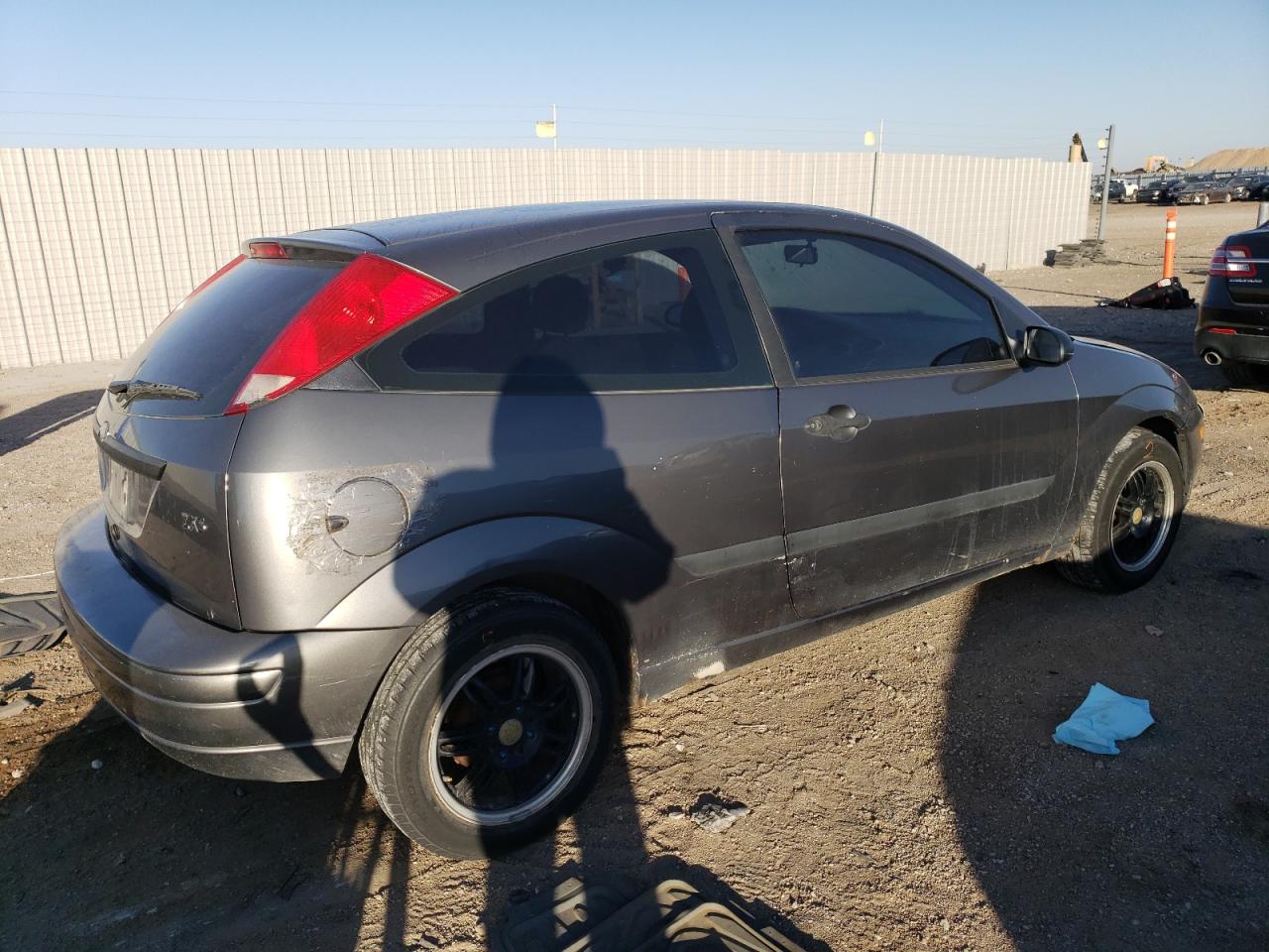 Precio e Historial 2003 Ford Focus Zx3 2.0l 4 vin