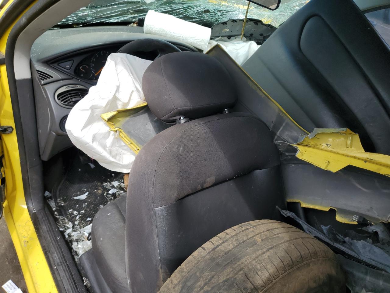 Price & History 2004 Ford Focus Zx3 2.0l 4 vin: 3FAFP313X4R110498