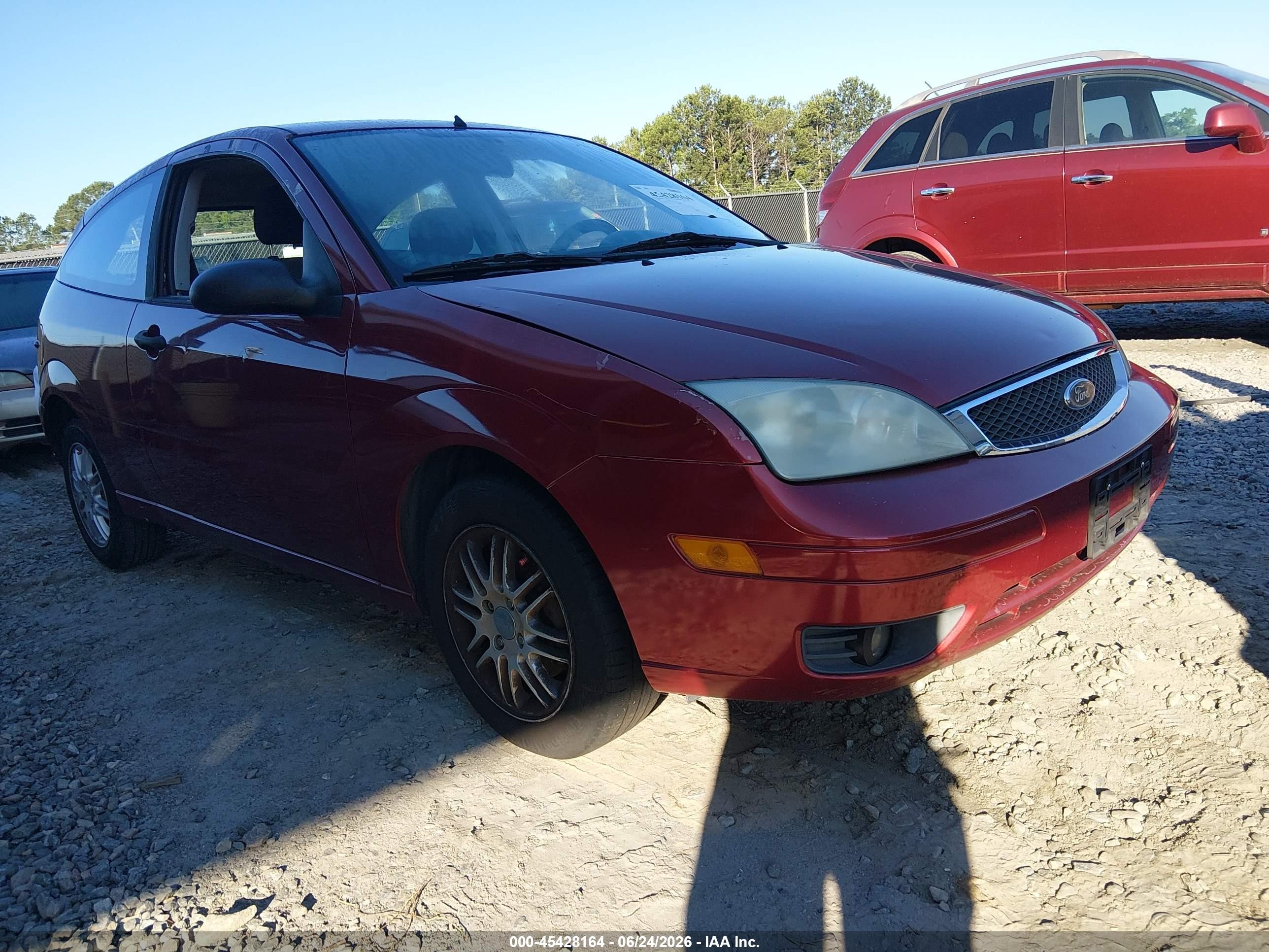2005 Ford Focus Zx3 Red vin: 3FAFP31N15R144364