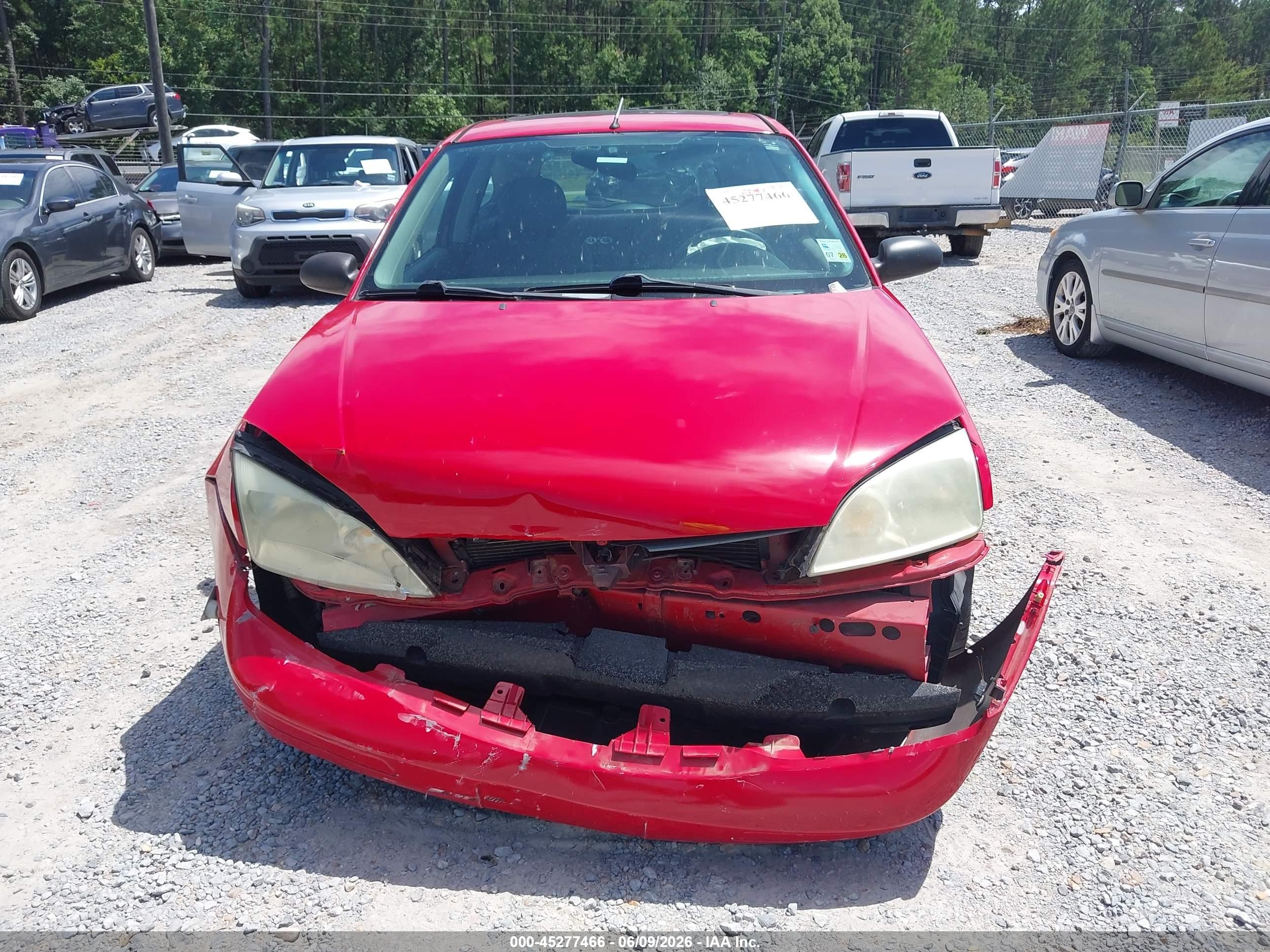2005 Ford Focus Zx3 Red vin: 3FAFP31N25R159181
