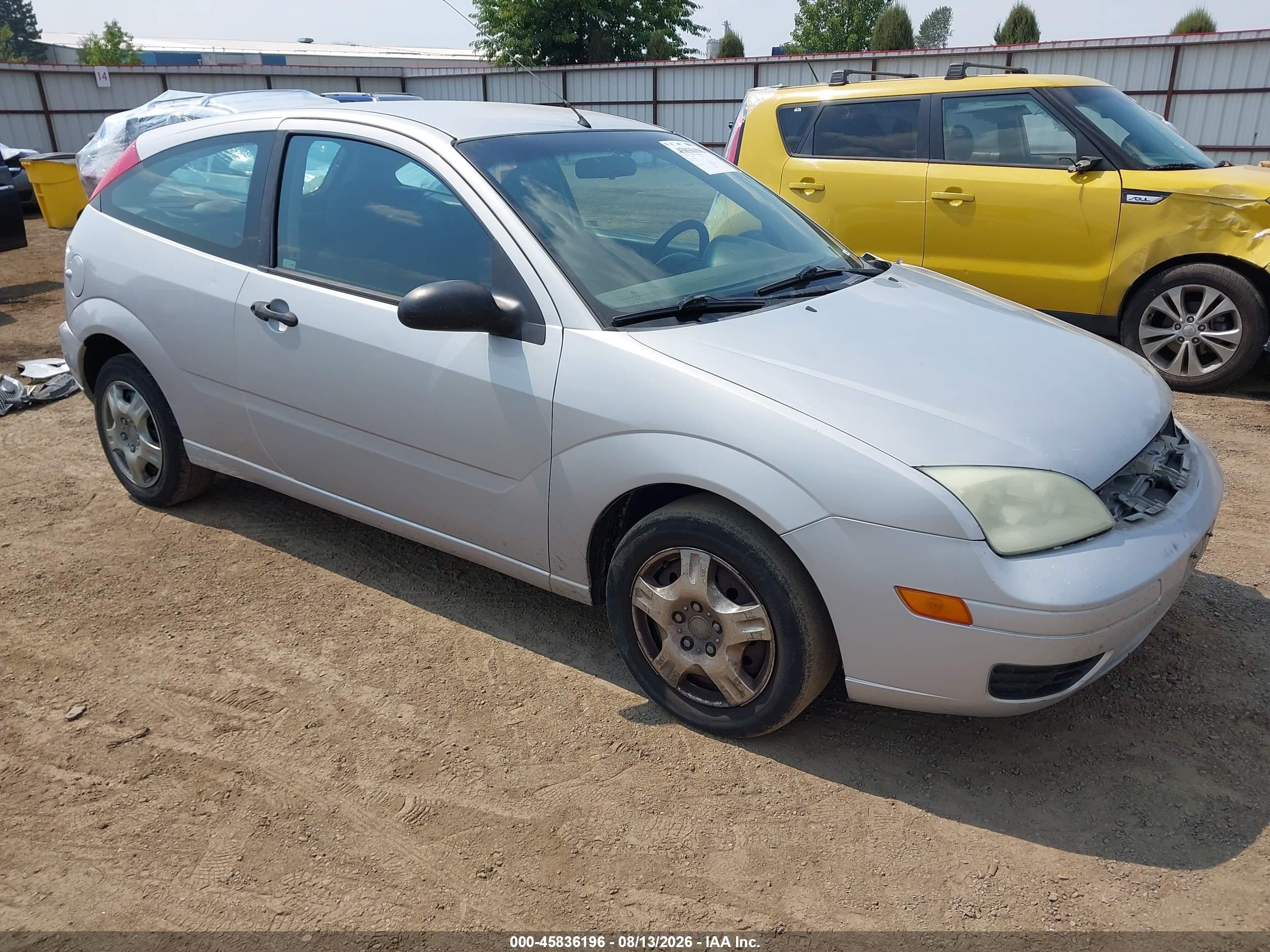 2005 Ford Focus Zx3 Silver vin: 3FAFP31N35R148948