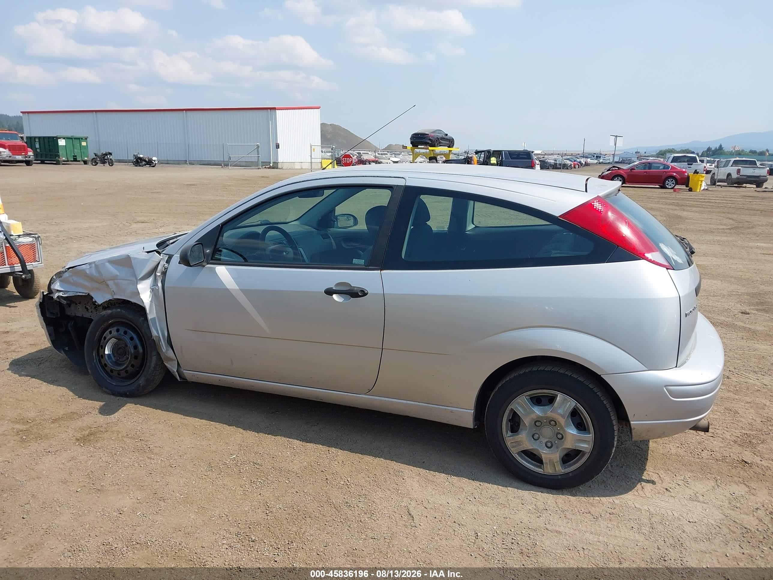 2005 Ford Focus Zx3 Silver vin: 3FAFP31N35R148948