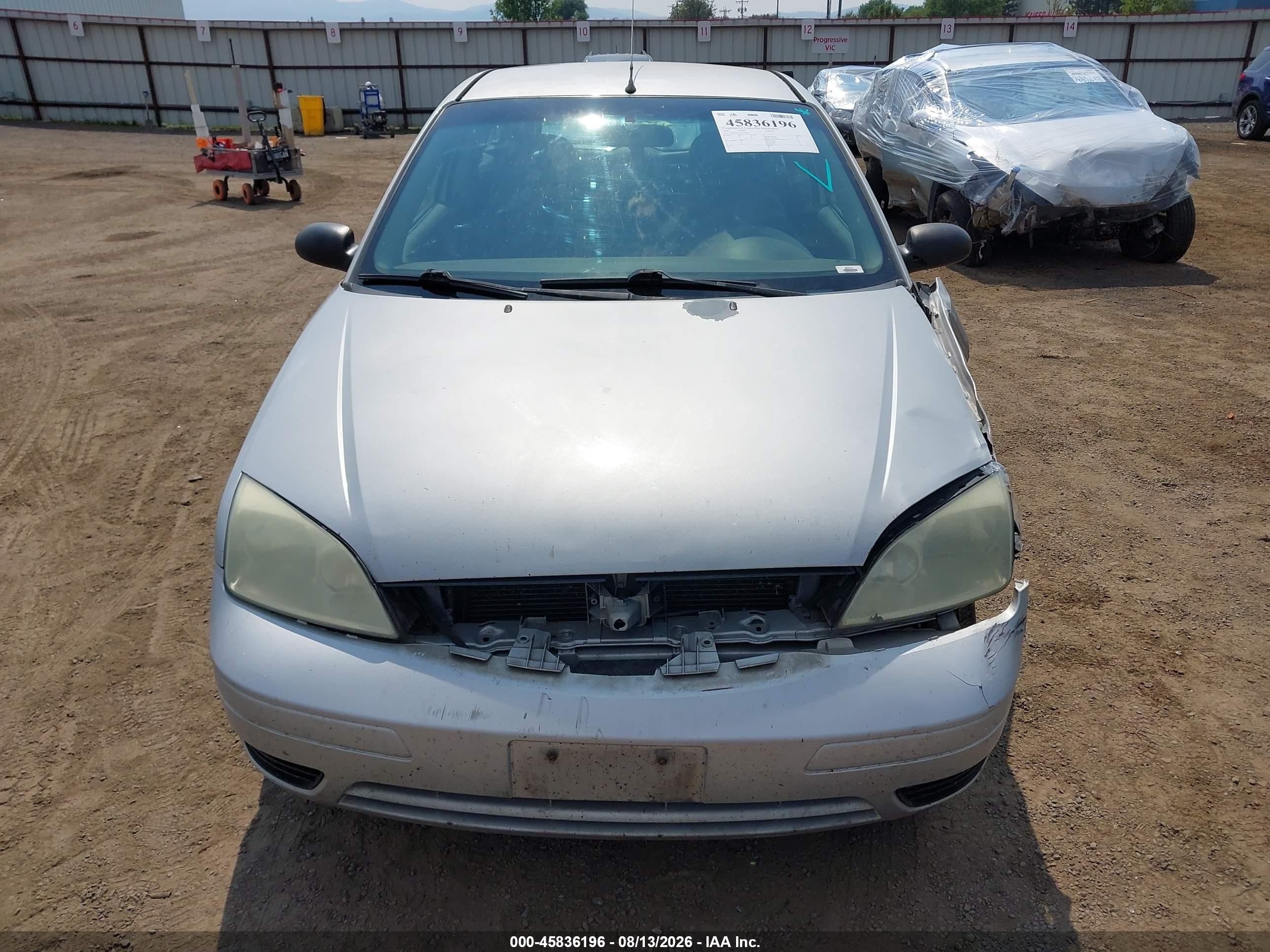 2005 Ford Focus Zx3 Silver vin: 3FAFP31N35R148948